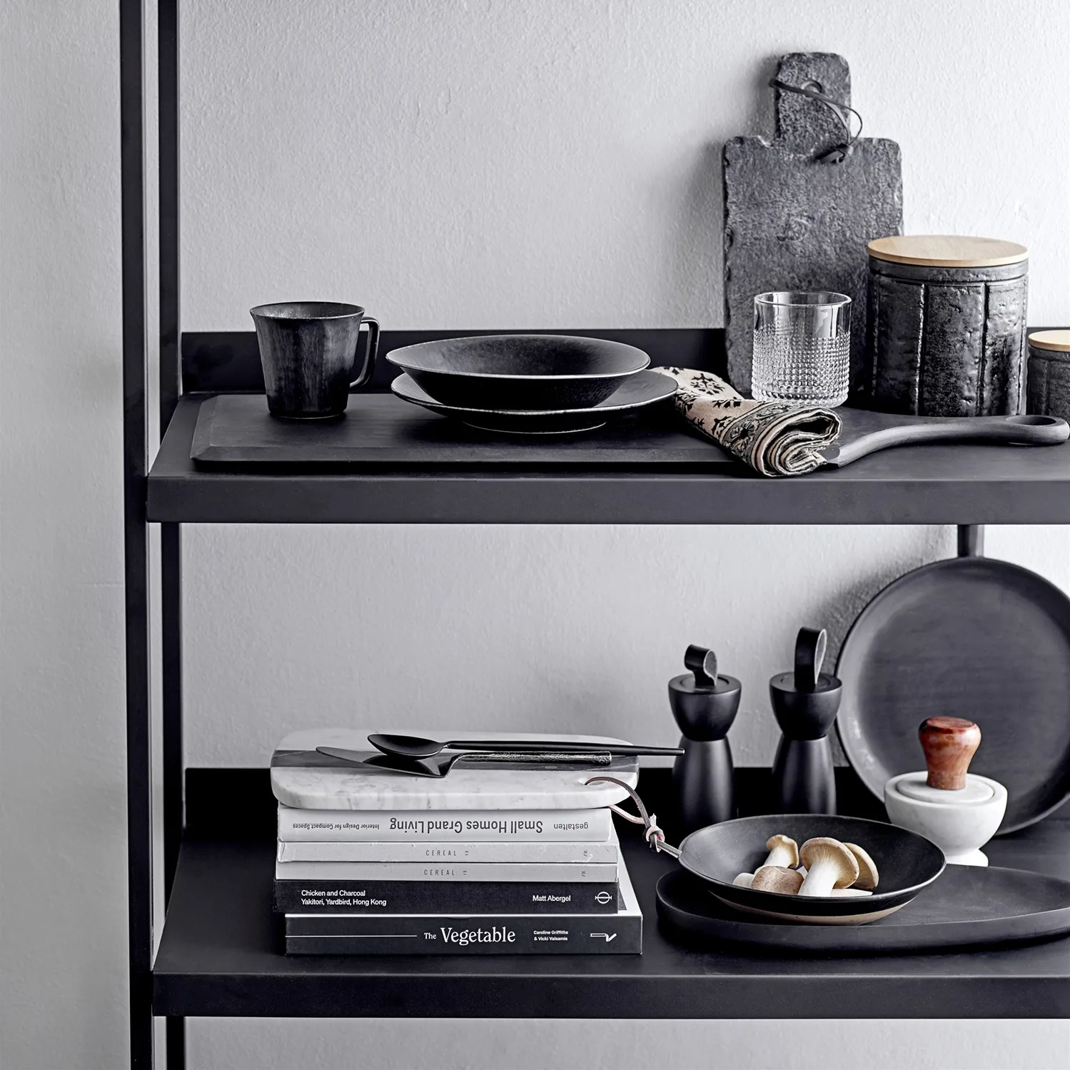 요코 접시 27.5 cm 4개 세트, black Bloomingville | 블루밍빌