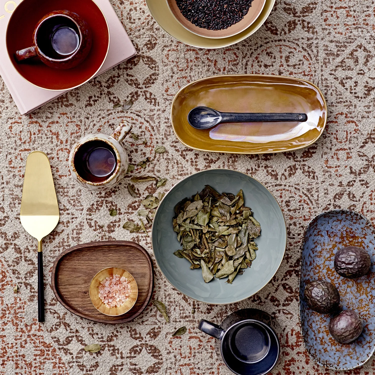 블루밍빌 케이크 슬라이스 28 cm, black-gold Bloomingville | 블루밍빌