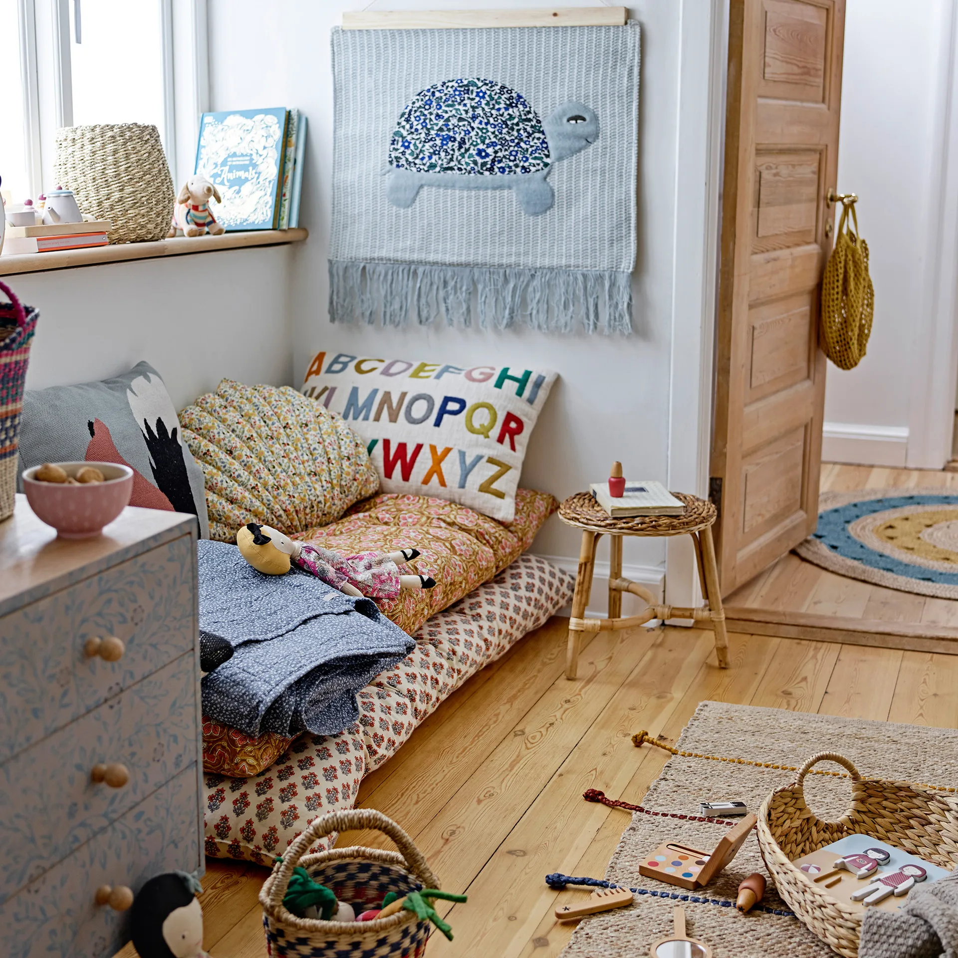 렉시 알파벳 쿠션 40x60 cm, White-multi Bloomingville | 블루밍빌