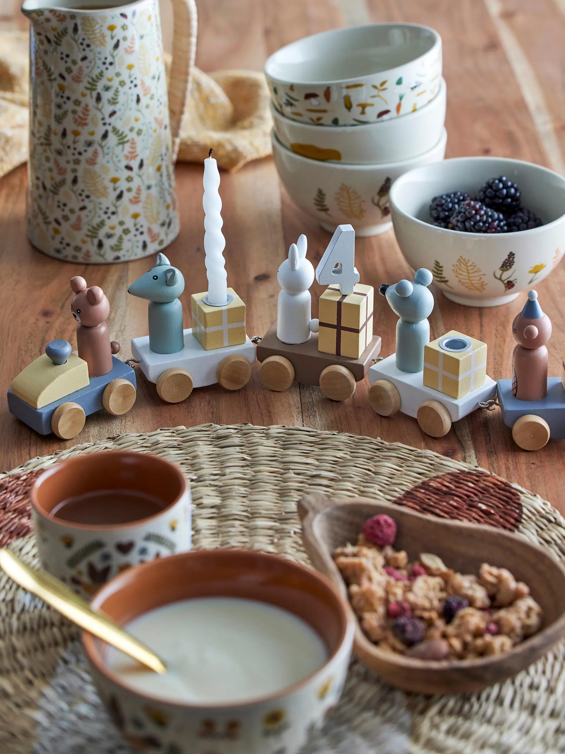 주나이드 생일 기차, Brown Bloomingville | 블루밍빌