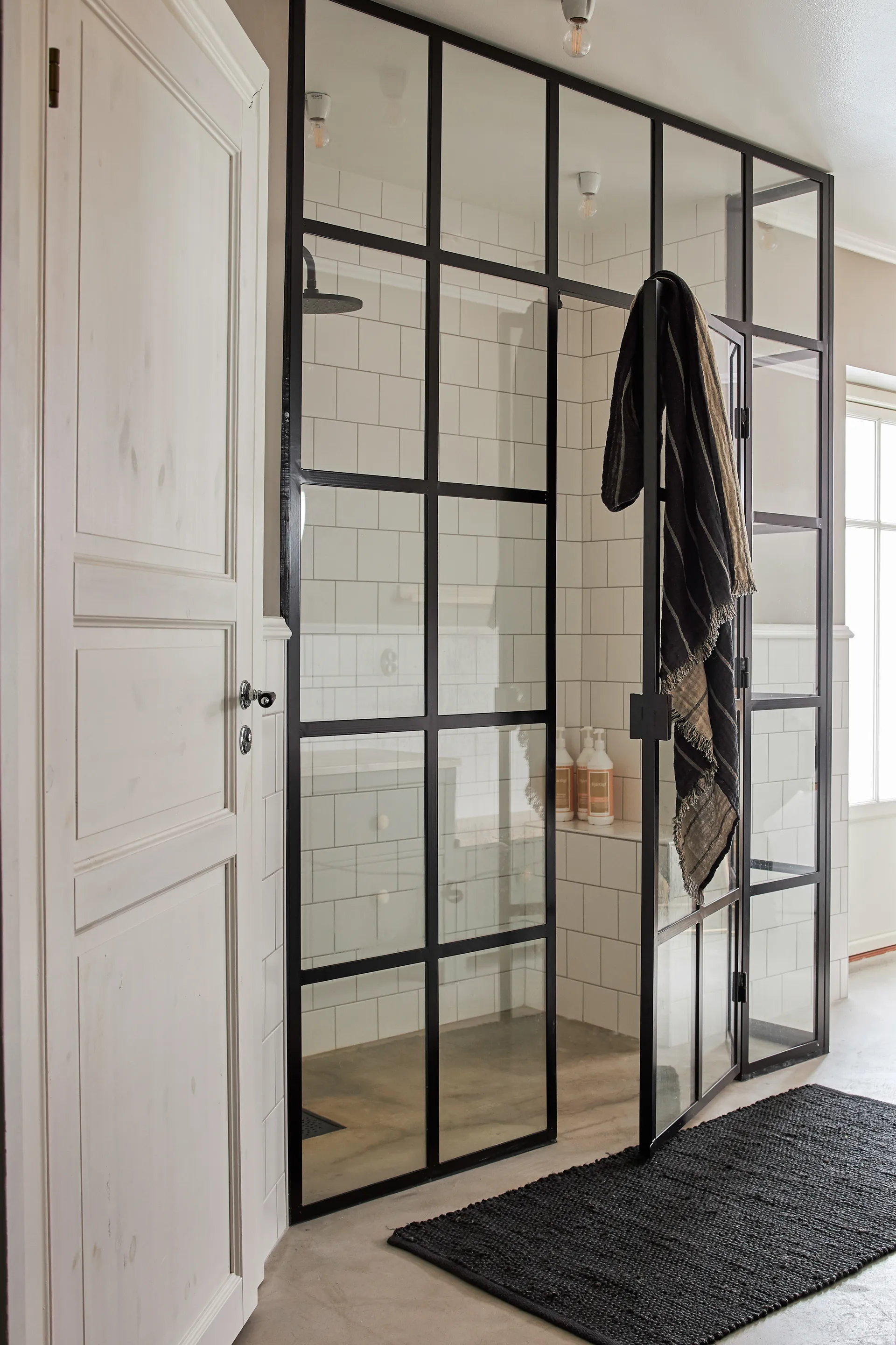 메리다 황헴프 러그 블랙, 70x140 cm Boel & Jan | 보엘앤얀