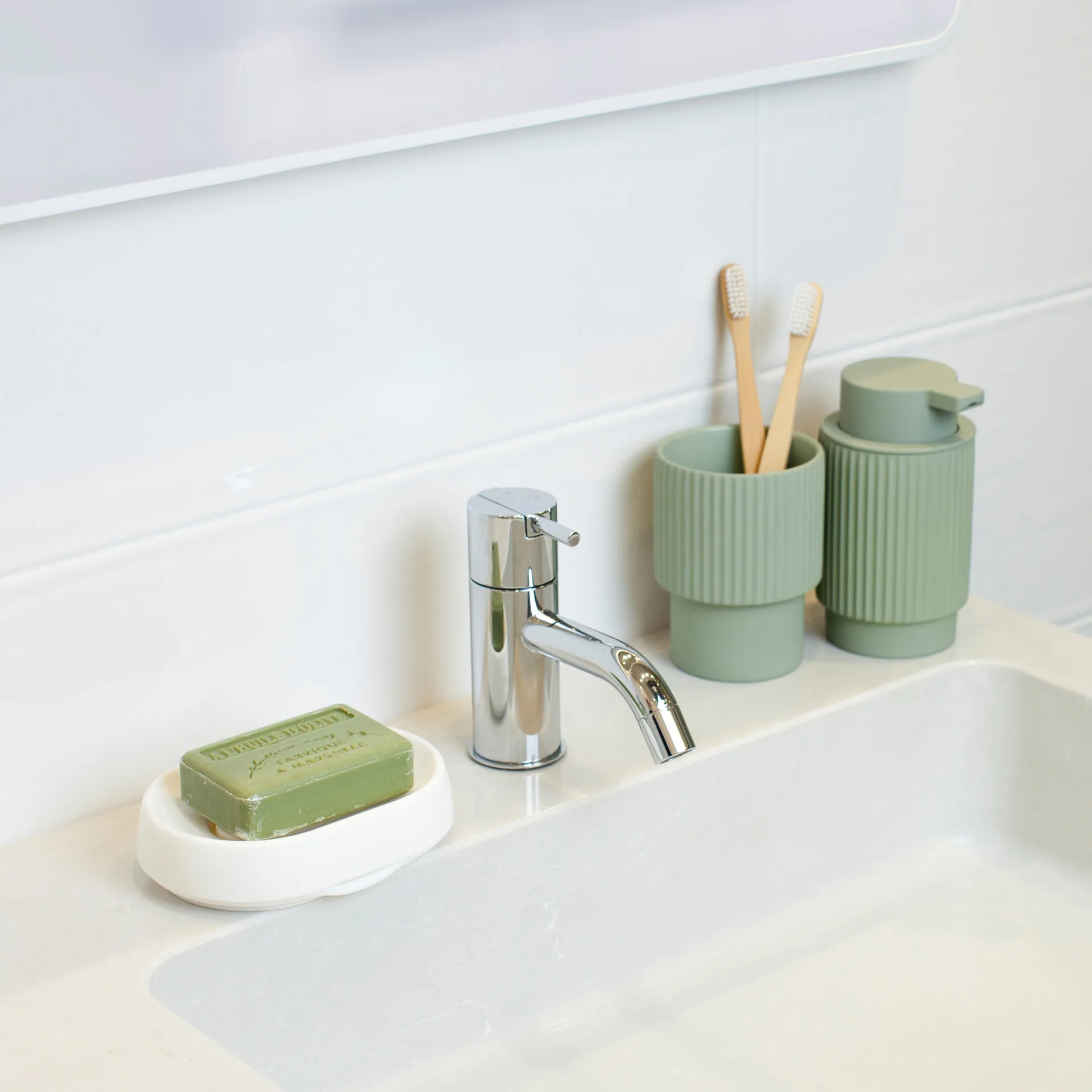 비누 트레이 & 컨실드 실리콘 스파우트 - 라지, White Bosign | 보사인