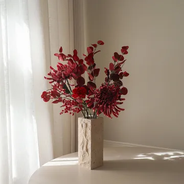 Berry drama 인조 꽃다발 - 스파이더 국화, 카네이션, 유칼립투스, 84 cm - Botané | 보타네