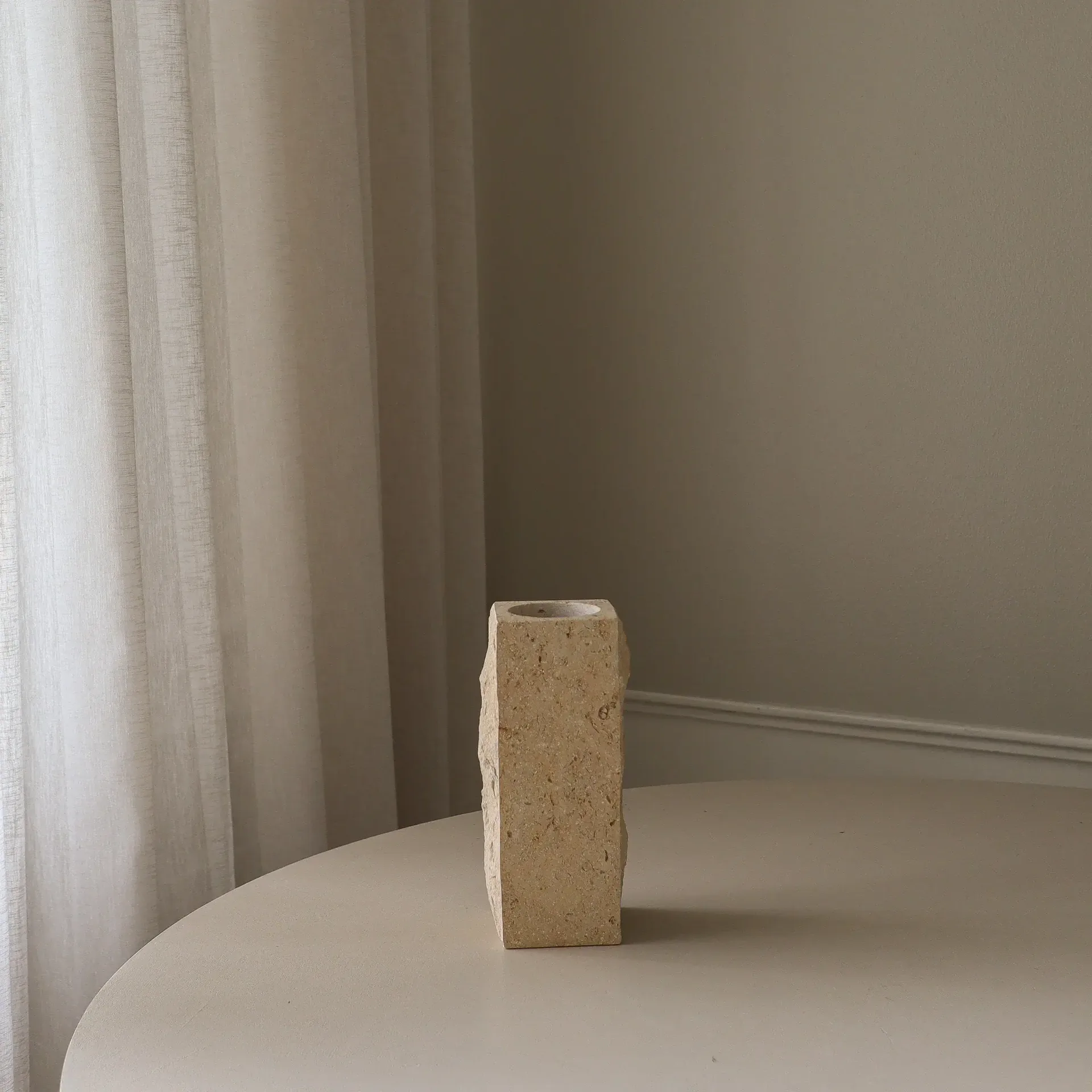 Limestone Edge 대리석 화병, 스몰, 25 cm Botané | 보타네