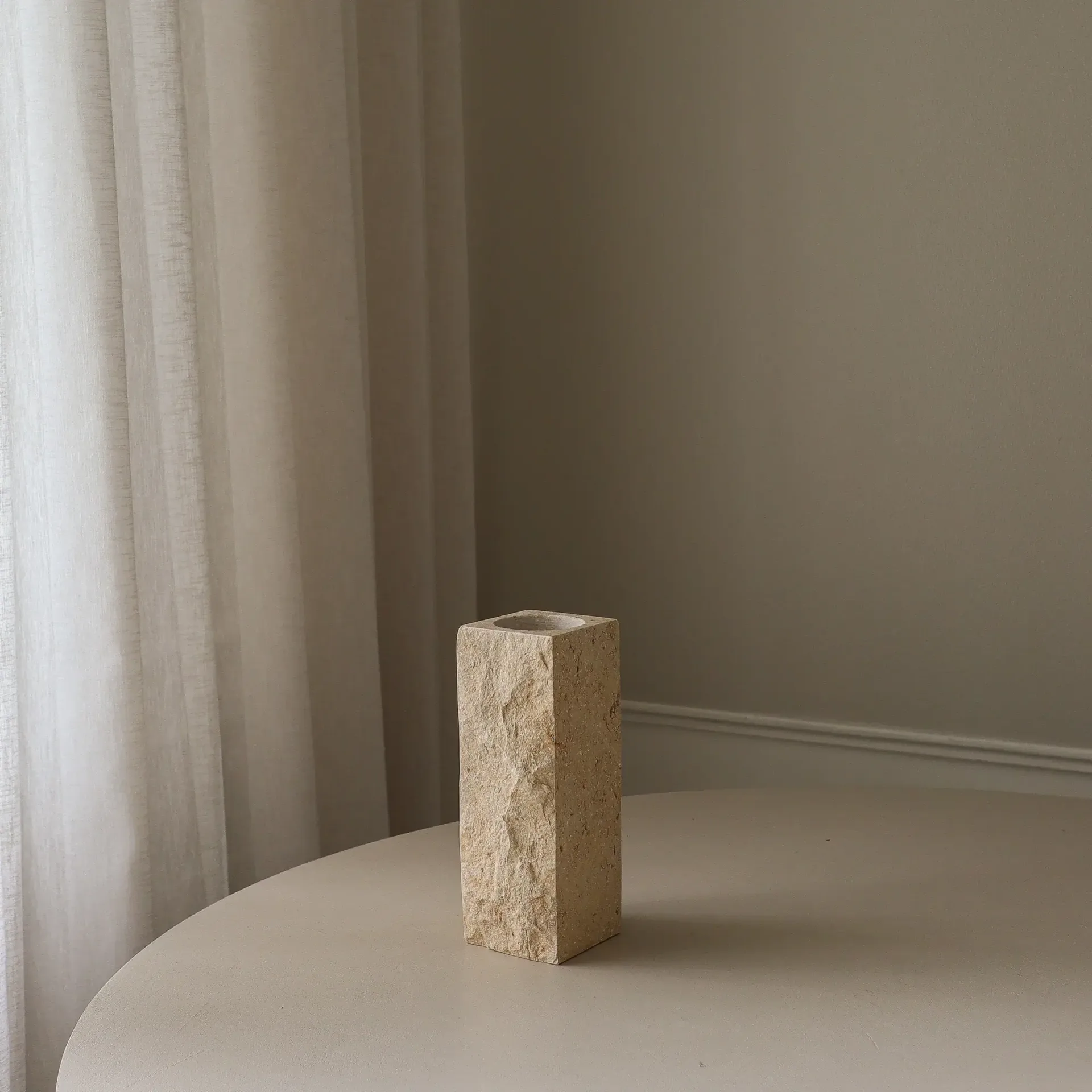 Limestone Edge 대리석 화병, 스몰, 25 cm Botané | 보타네