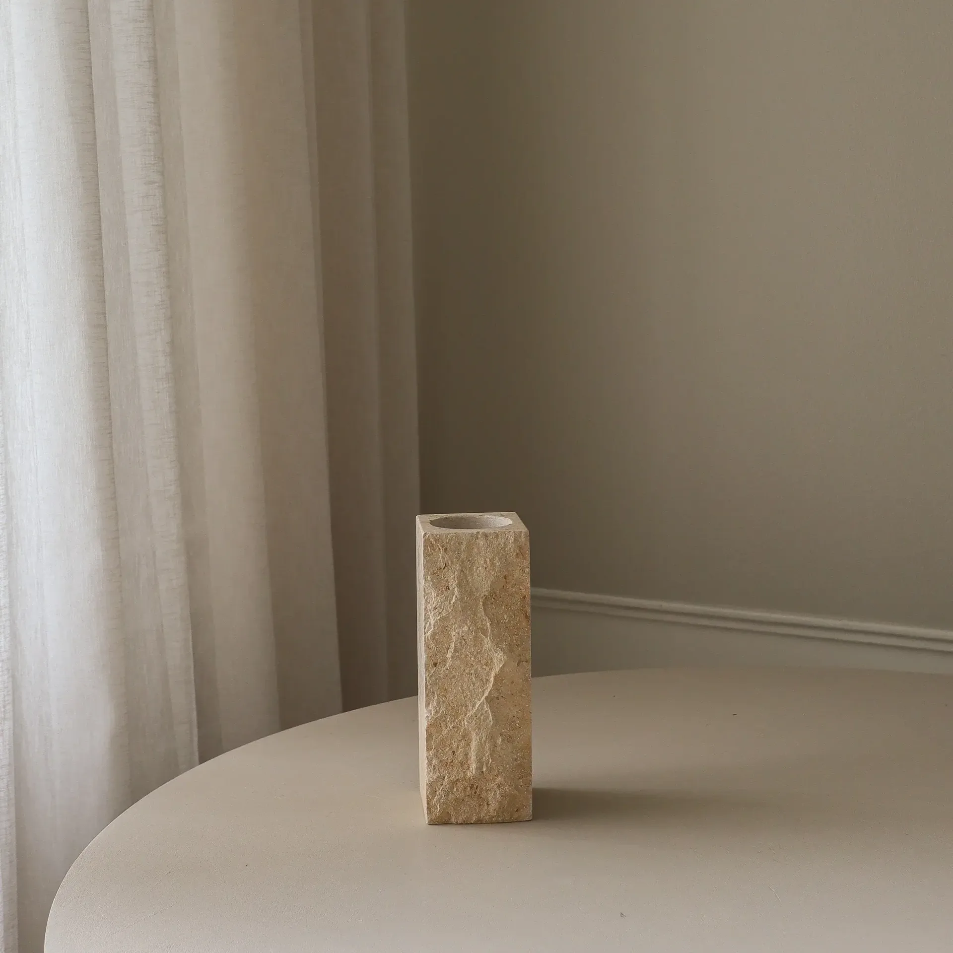 Limestone Edge 대리석 화병, 스몰, 25 cm Botané | 보타네