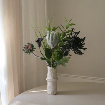 Midnight Wilderness 인공 꽃다발 - 프로테아-국화-칼라-카네이션, 78 cm, 7개 - Botané | 보타네