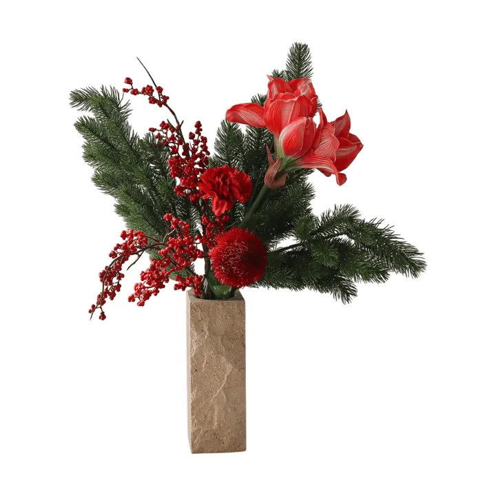 Red 스프리츠 인조 꽃다발 - 아마릴리스, 카네이션, 열매 가지, 전나무 가지, 72 cm - Botané | 보타네