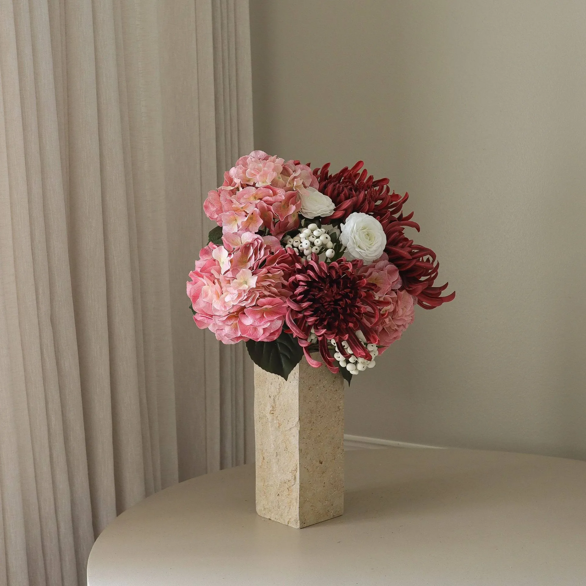 Rose reverie 인조 꽃다발, 수국, 스파이더 국화, 라넌큘러스, 77 cm Botané | 보타네