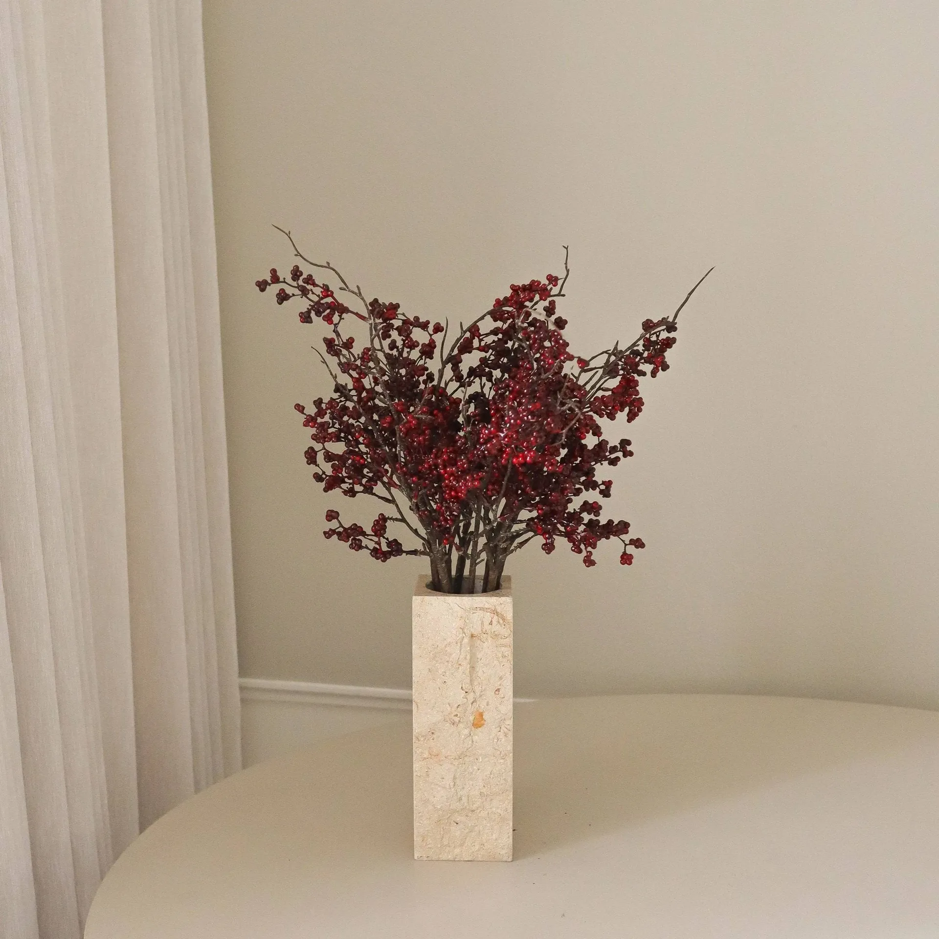 Wild Berry 인조 부케, 짙은 붉은색 열매 가지, 66 cm Botané | 보타네