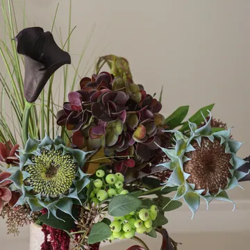 Woodland Nocturne 인조 부케 - 카라, 안스리움, 수국, 가을 해바라기, 112 cm, 14개 - Botané | 보타네