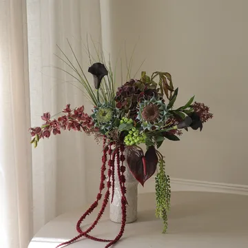 Woodland Nocturne 인조 부케 - 카라, 안스리움, 수국, 가을 해바라기, 112 cm, 14개 - Botané | 보타네