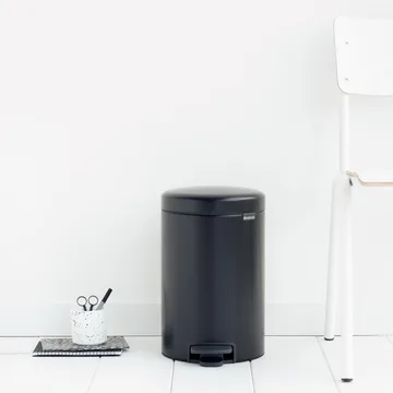 뉴 아이콘 페달 빈 휴지통 12 L - matte black - Brabantia | 브라반티아