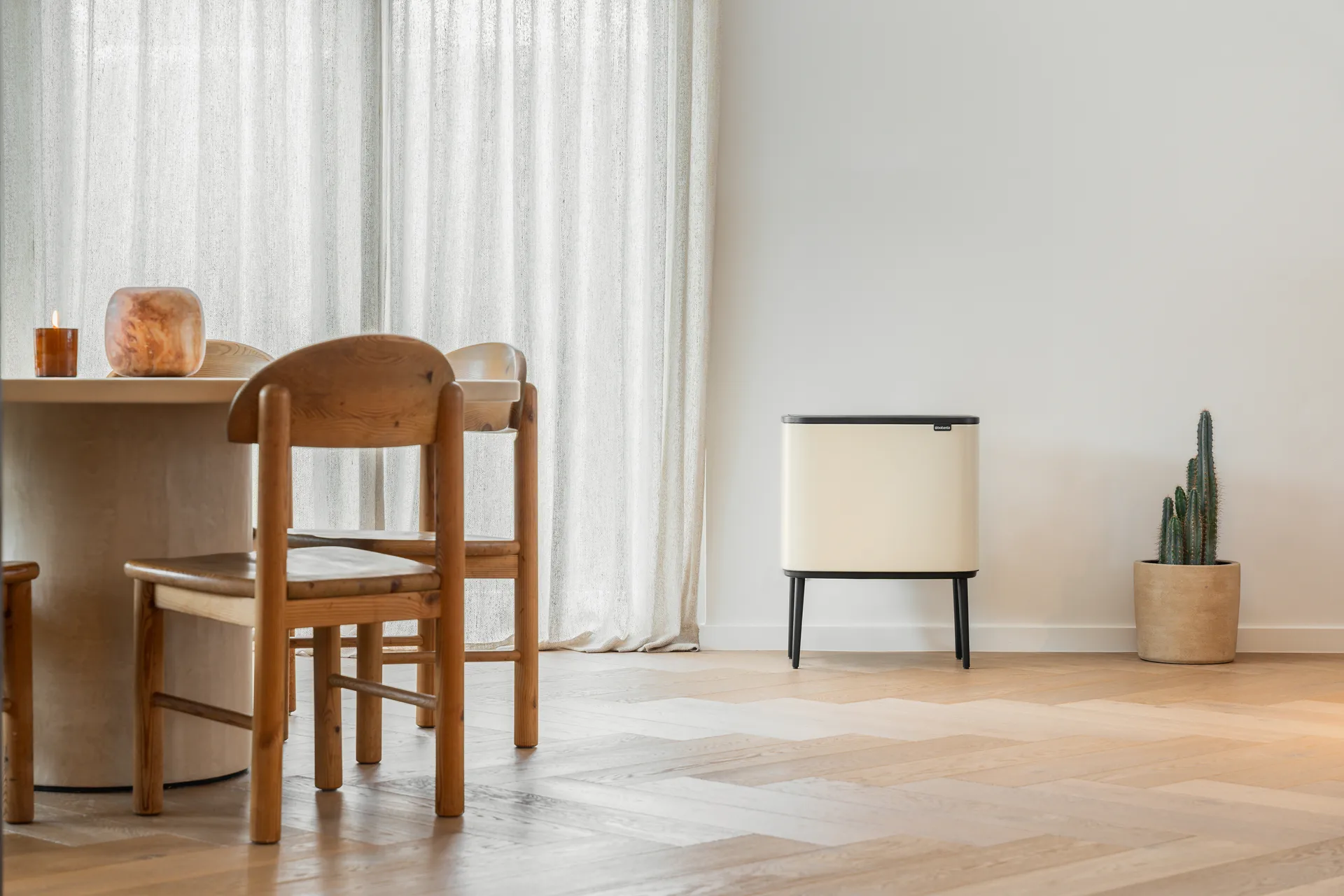 보 터치 빈 휴지통 36 L, Soft beige Brabantia | 브라반티아