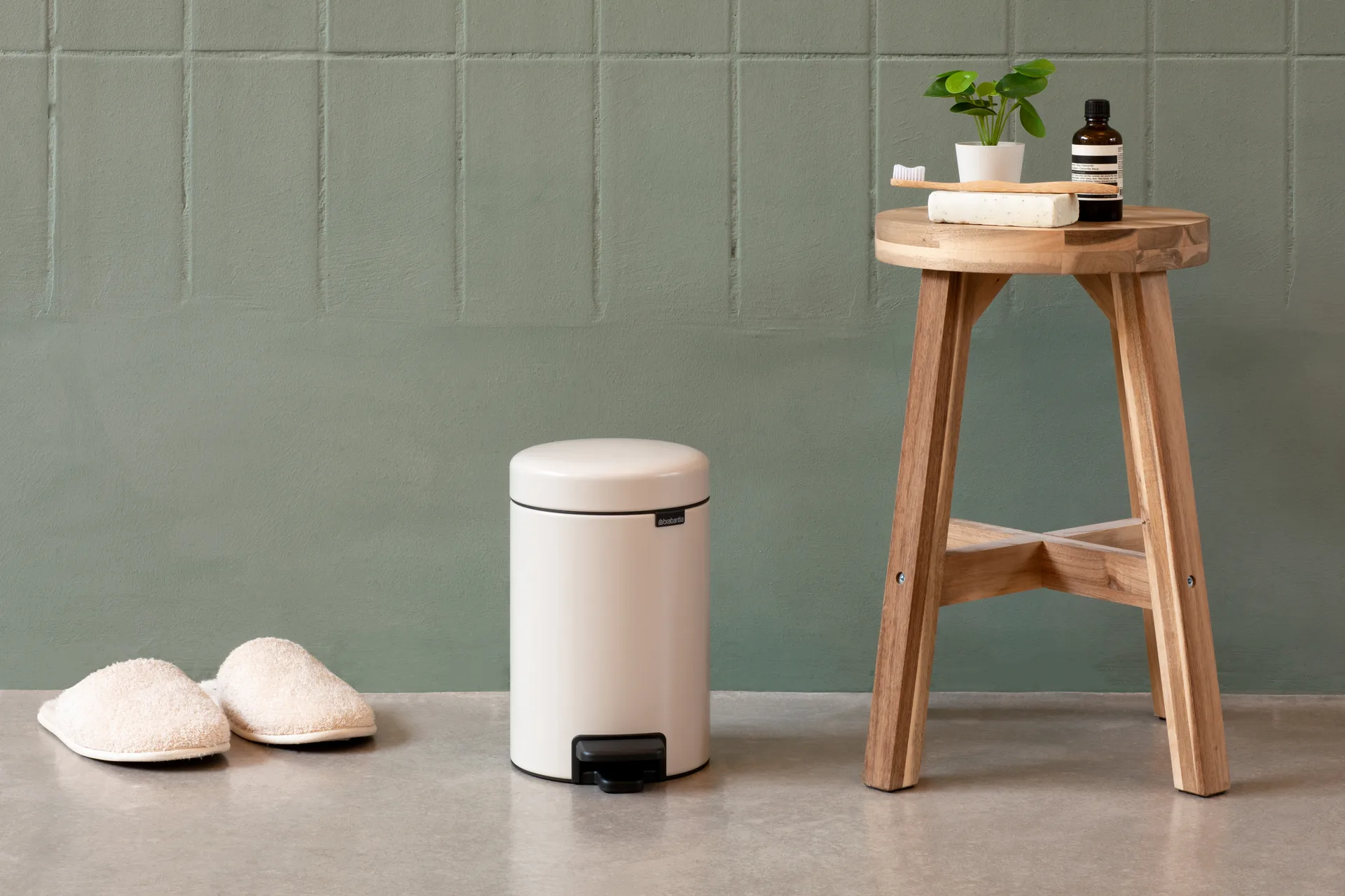 뉴 아이콘 페달 빈 휴지통 5 L, Soft beige Brabantia | 브라반티아