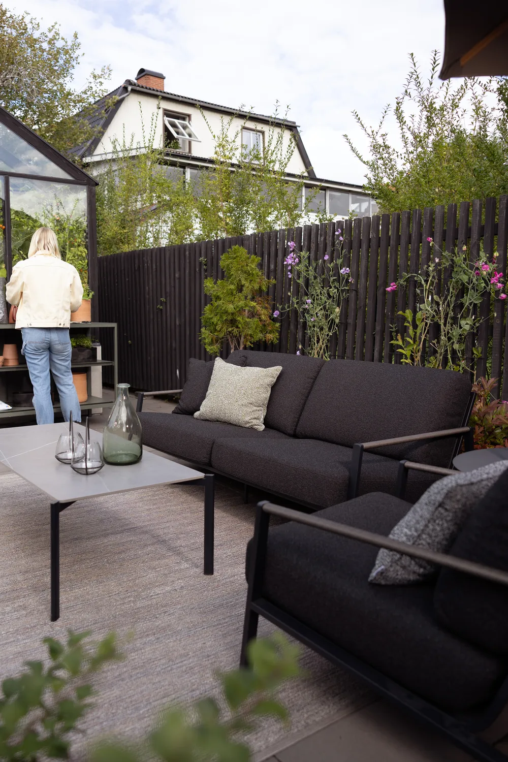 리라 암체어, Black-teddy black Brafab