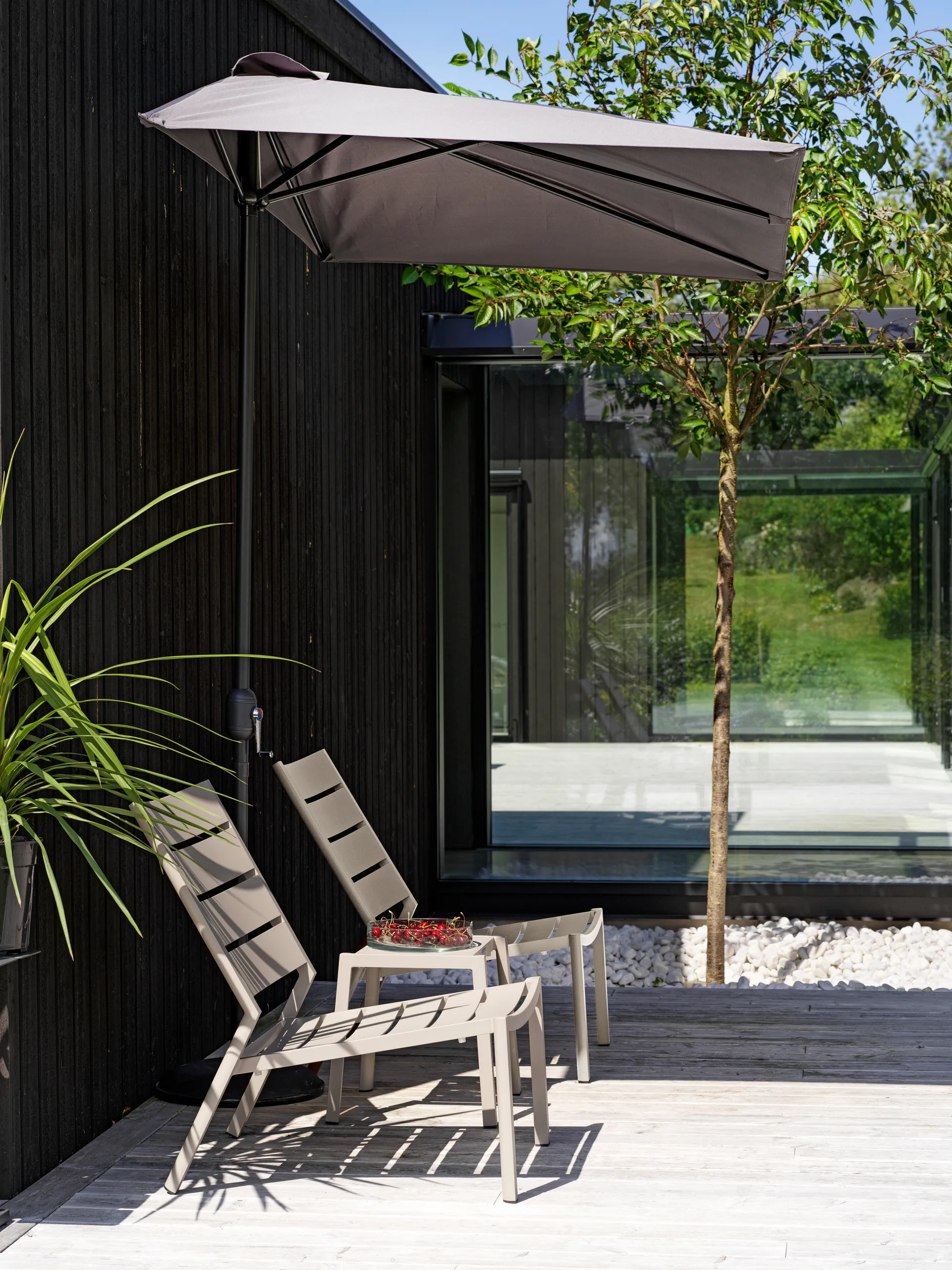 델리아 라운지 체어, Dusty green Brafab