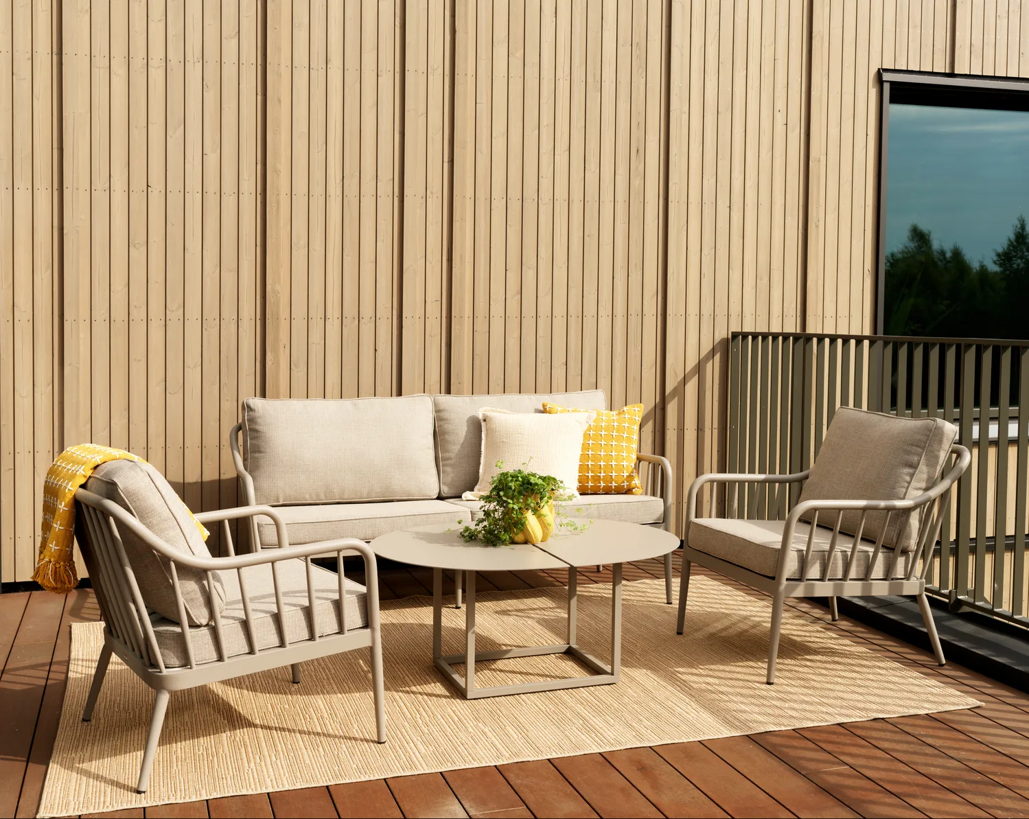 콜빌 암체어, Khaki-burlap beige Brafab