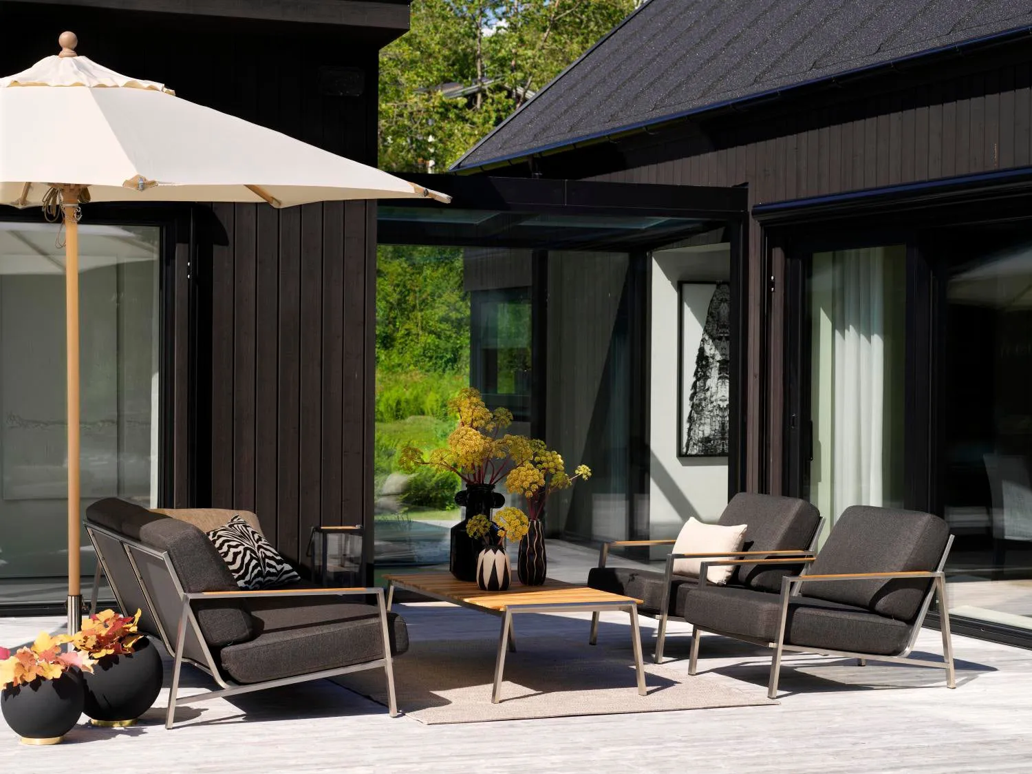 나오스 암체어, Stainless steel-nearly black Brafab