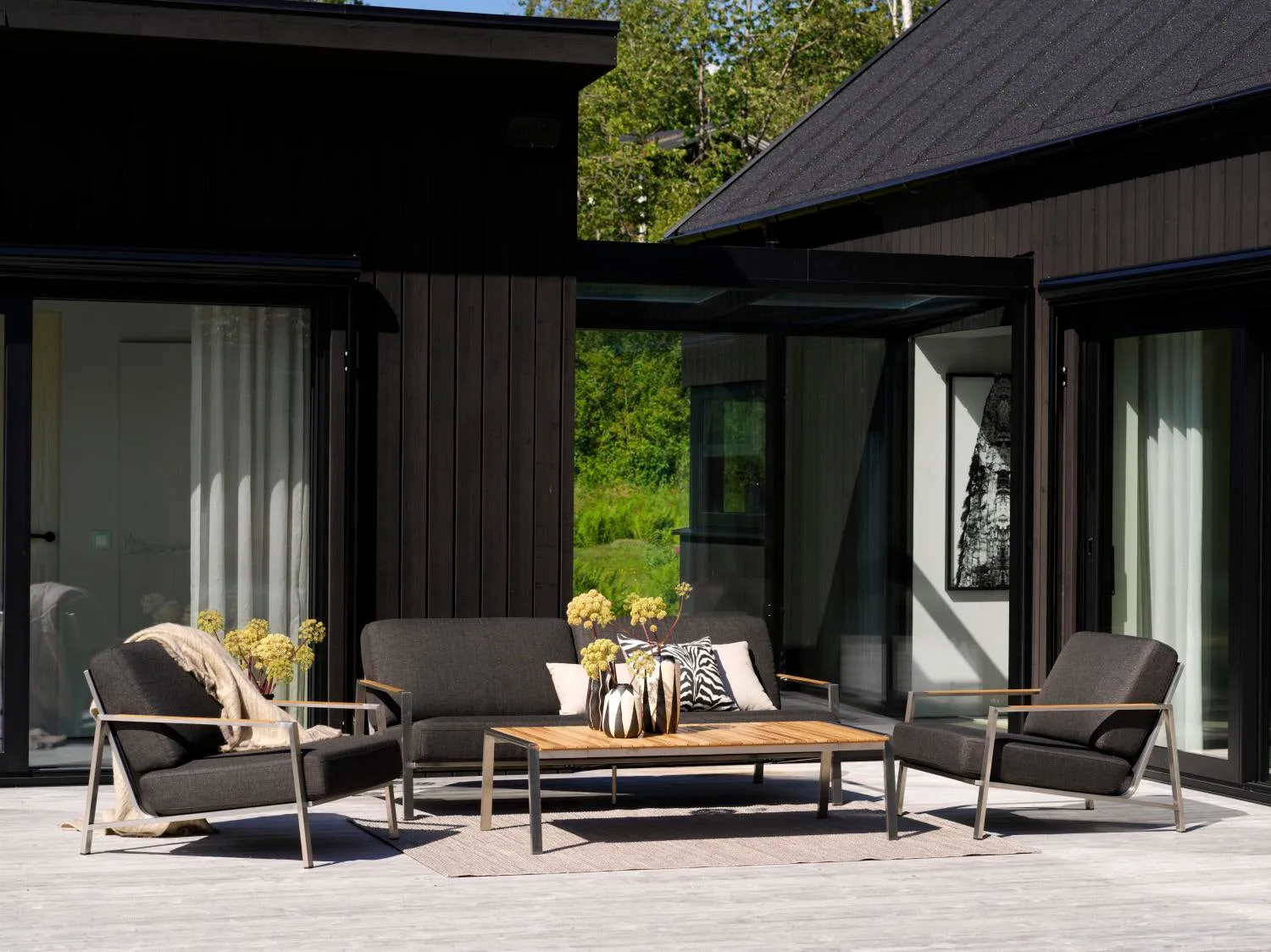 나오스 암체어, Stainless steel-nearly black Brafab