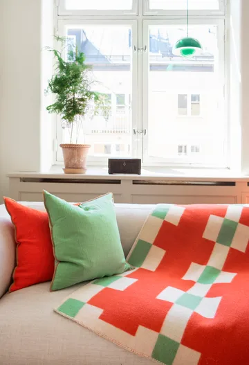 마르타 스로우 - Red, 180x130 cm - Brita Sweden | 브리타스웨덴