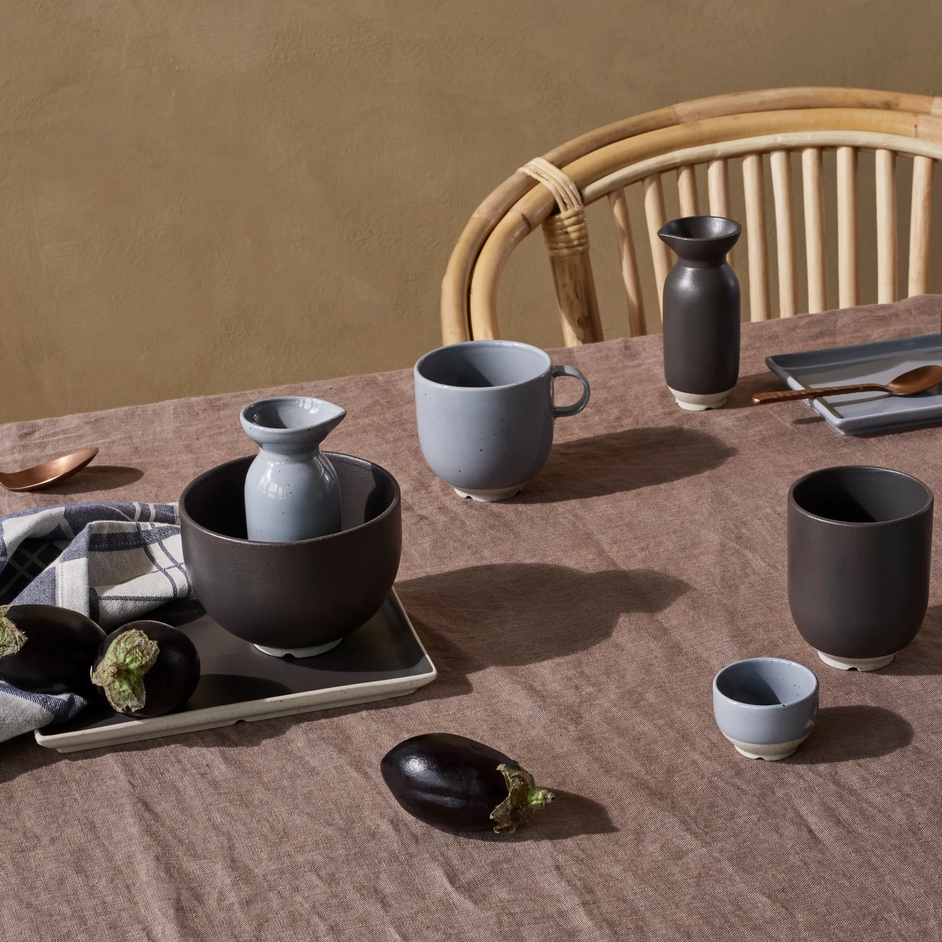 엘리 접시 17.6x20 cm, matte charcoal Broste Copenhagen | 브로스테코펜하겐