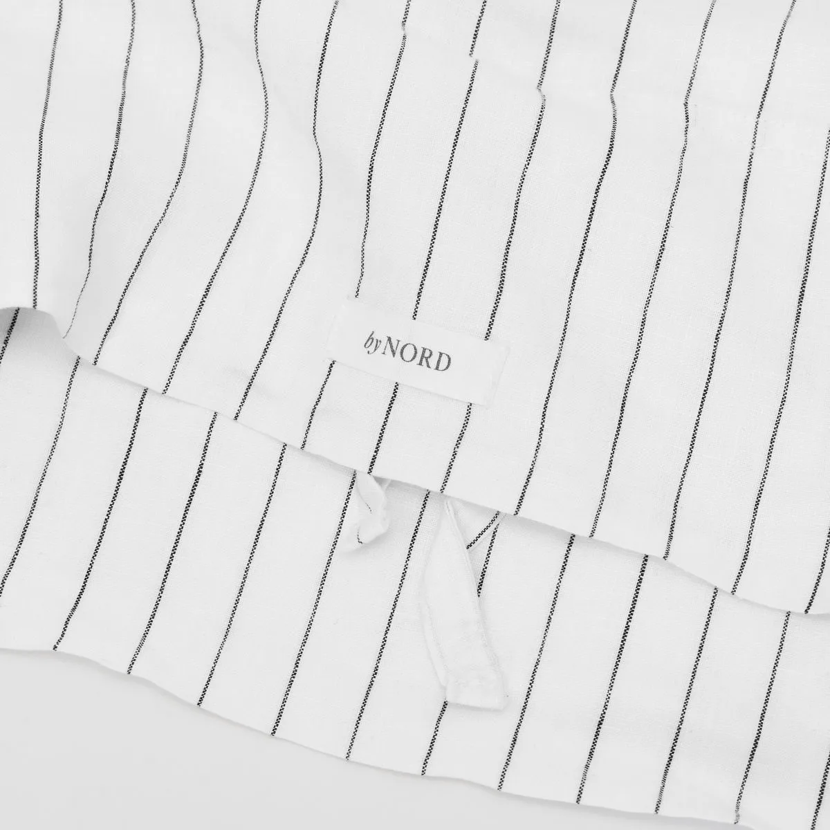 Gunhild 베개커버 50x90 cm, Snow-coal byNORD | 바이노드