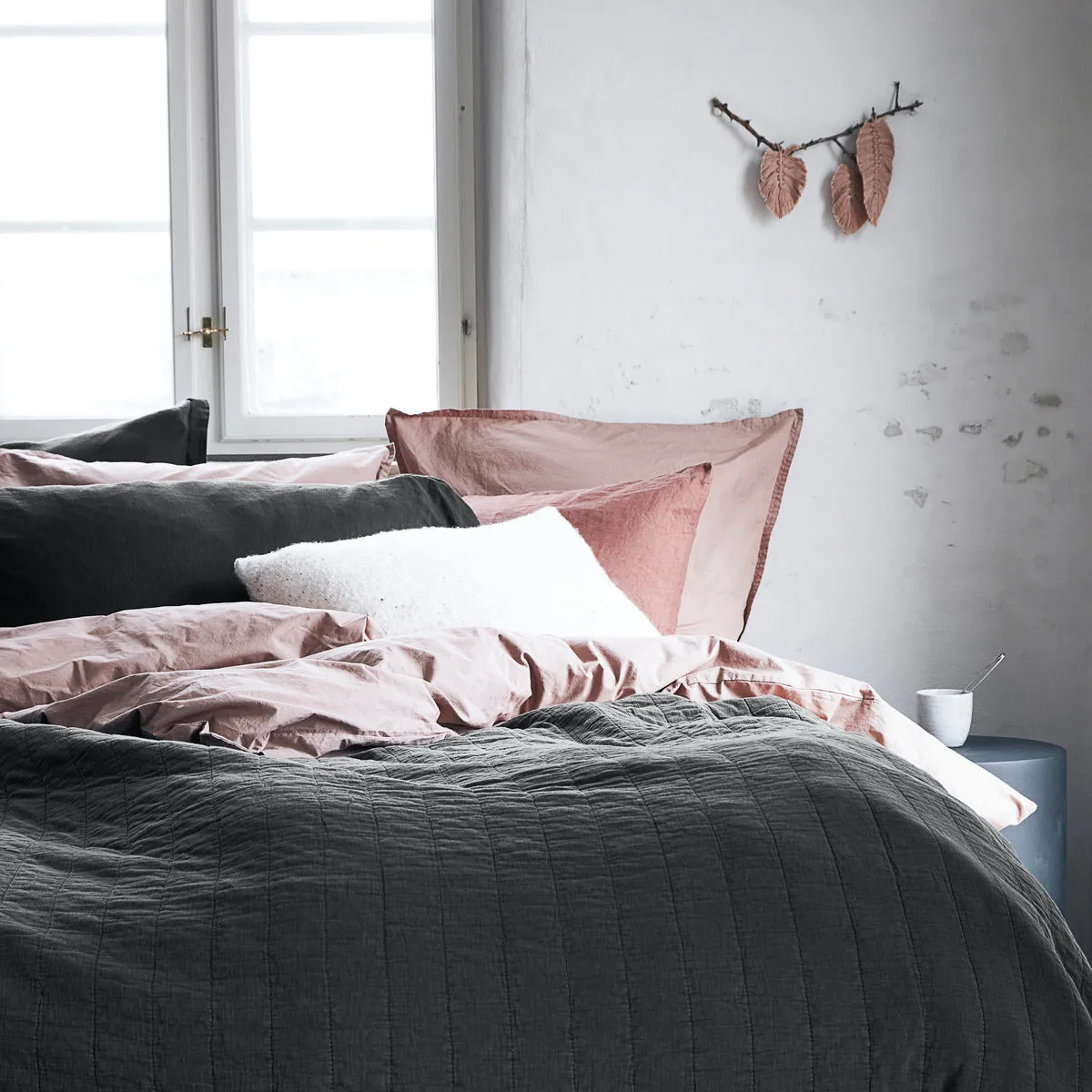 Magnhild 패딩 베드스프레드 160x280 cm, Coal byNORD | 바이노드