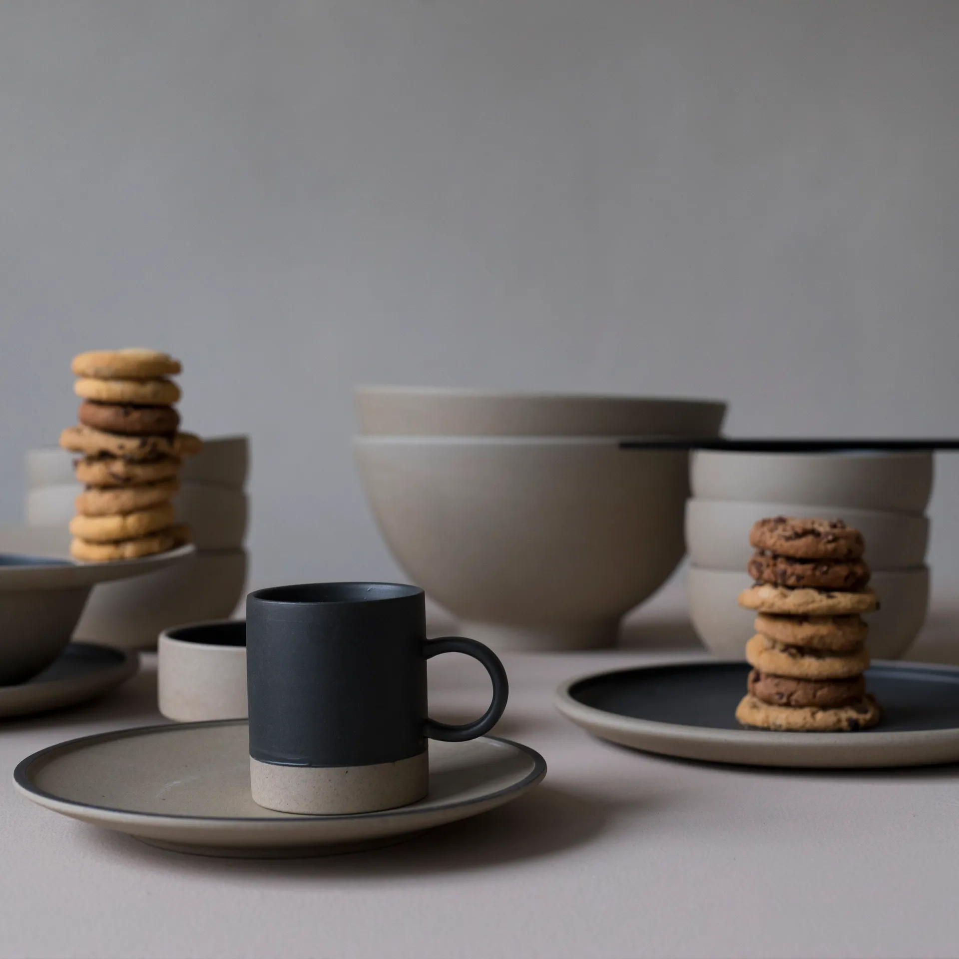 후미코 접시 20 cm, Beige-black Byon | 바이온