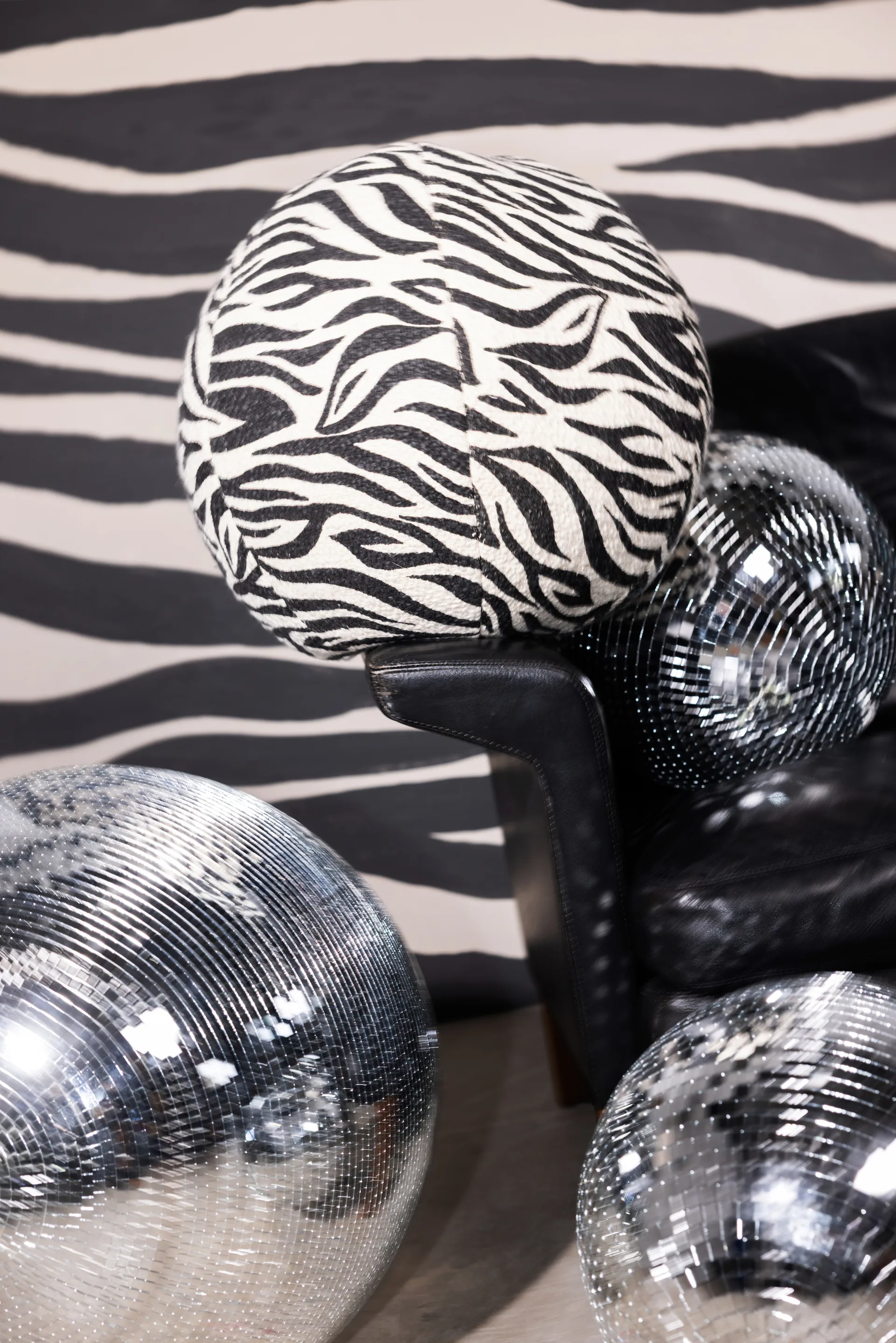 아니마 쿠션 Ø35 cm, Zebra-black Byon | 바이온
