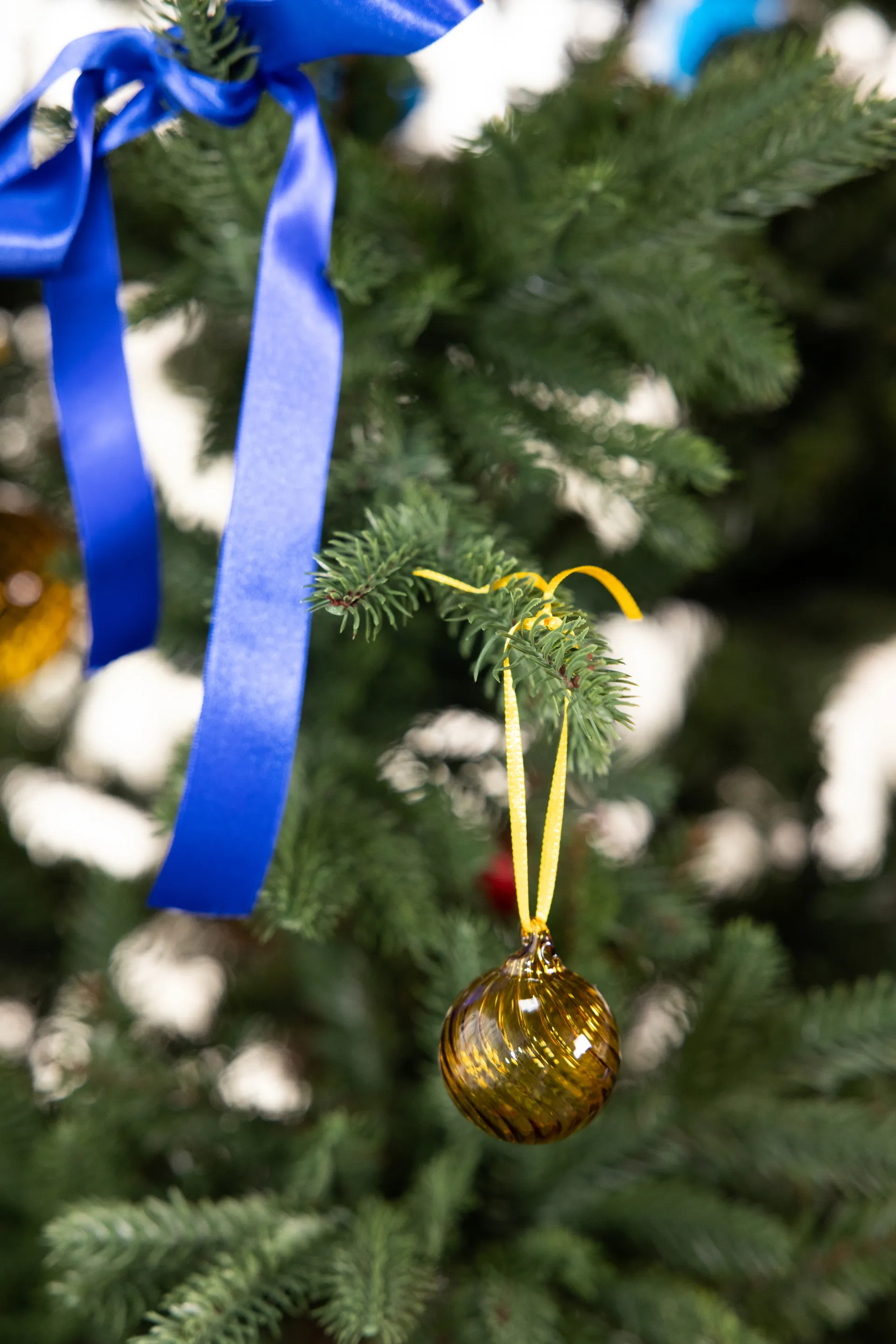 오패시티 크리스마스 트리 볼 XS Ø4 cm 4개 세트, Yellow Byon | 바이온