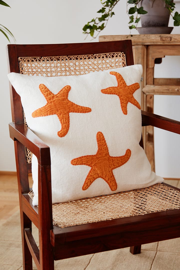 스타 피쉬 베개커버 50x50 cm, Off white-orange Chhatwal & Jonsson | 샤트왈앤존슨