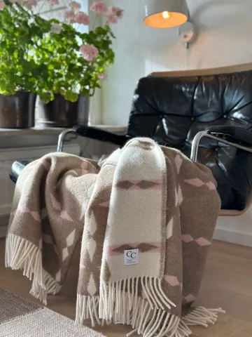 타일 스로우 130x180 cm - Pink - Classic Collection | 클래식 콜렉션