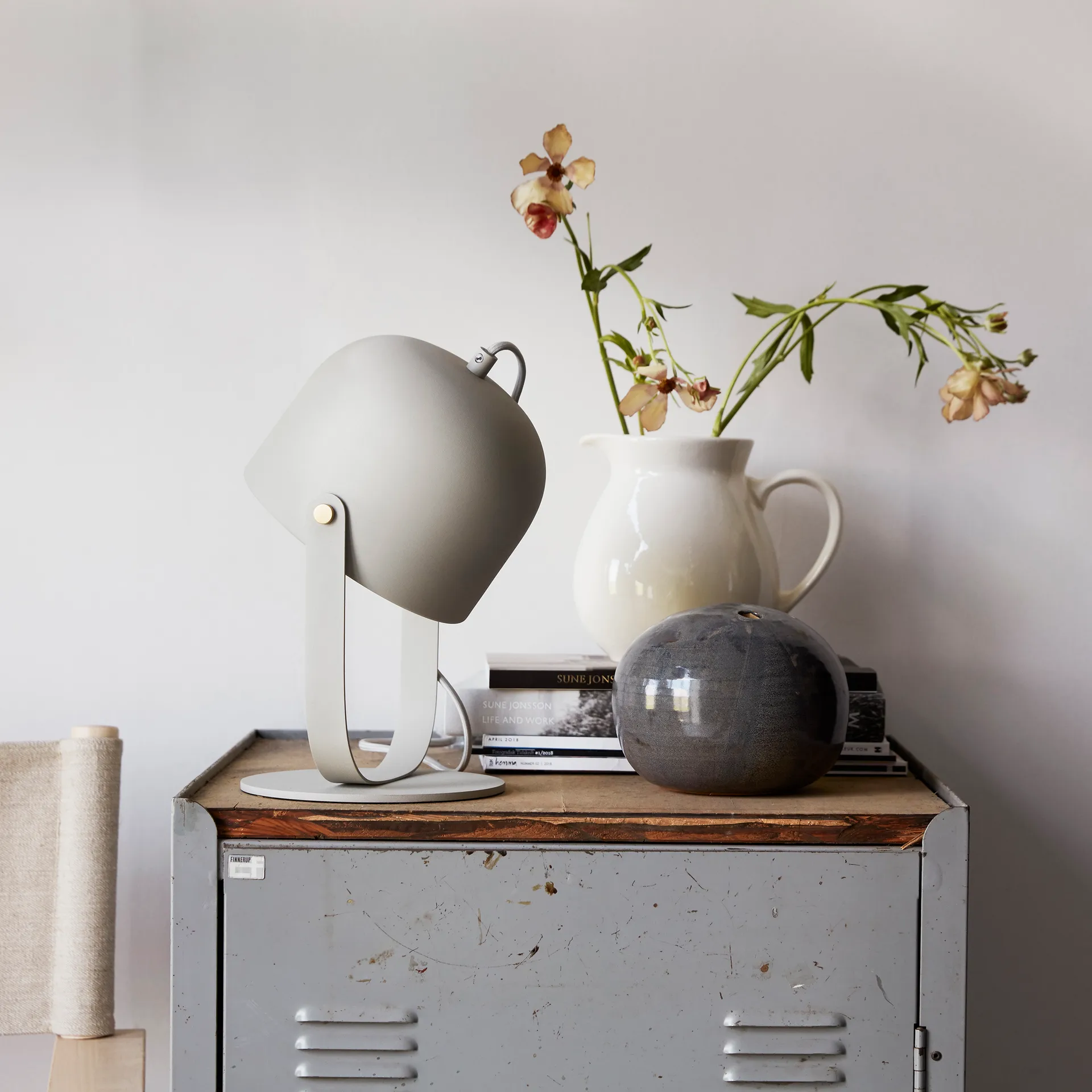 Svejk 18 테이블 조명, Beige-brass CO Bankeryd | 케어오브뱅커리드