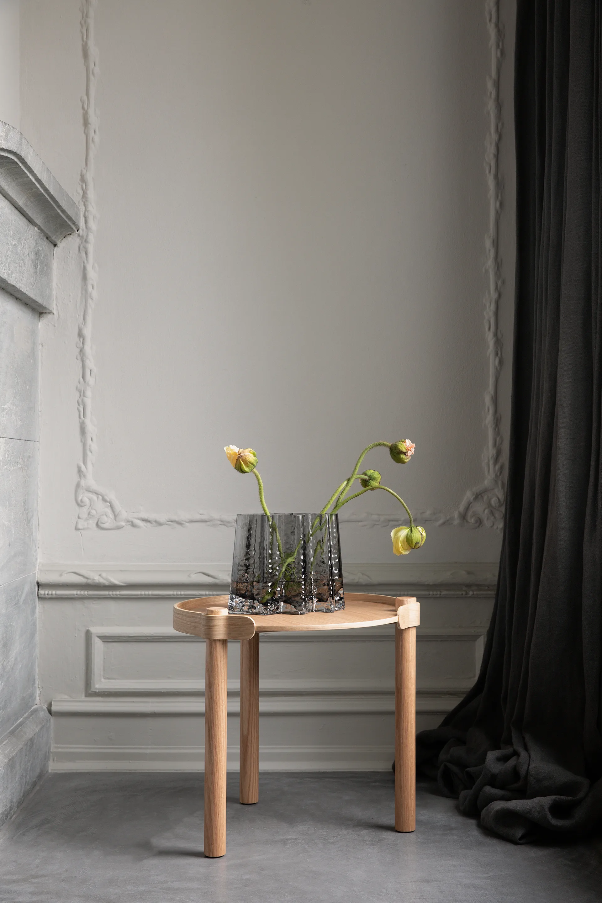 그라이 와이드 화병 19 cm, Smoke Cooee Design | 쿠이디자인