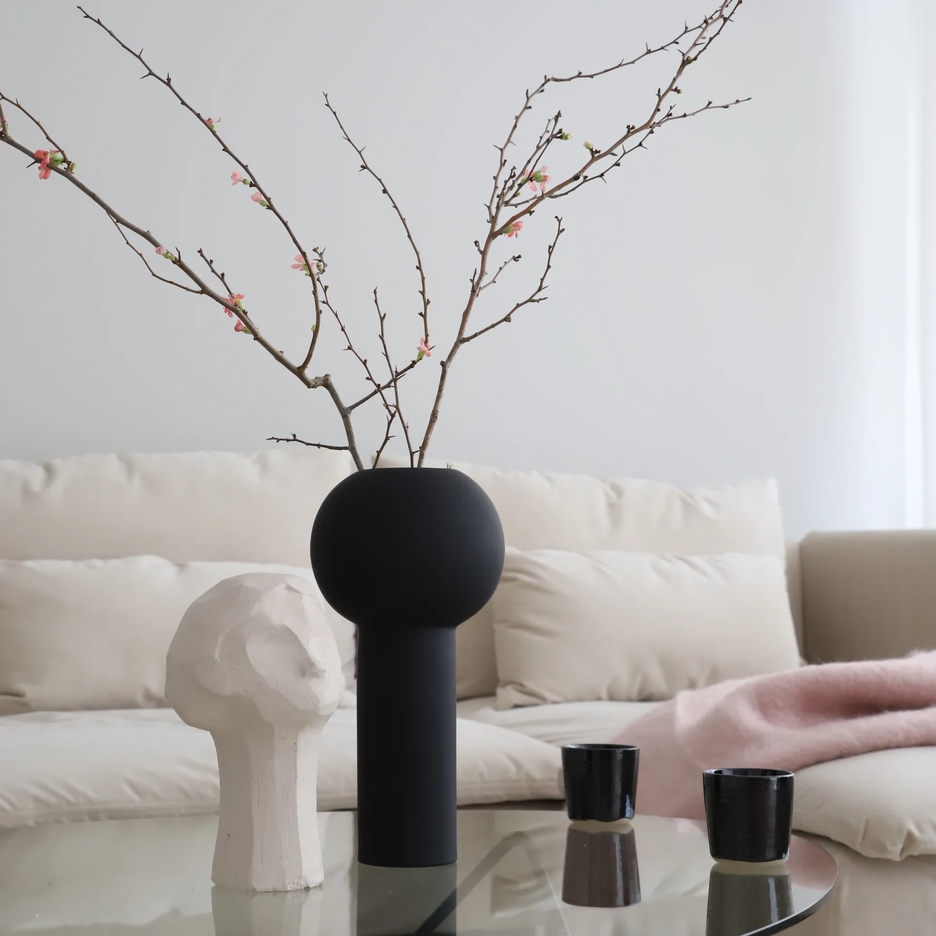 필라 화병 32 cm, Black Cooee Design | 쿠이디자인