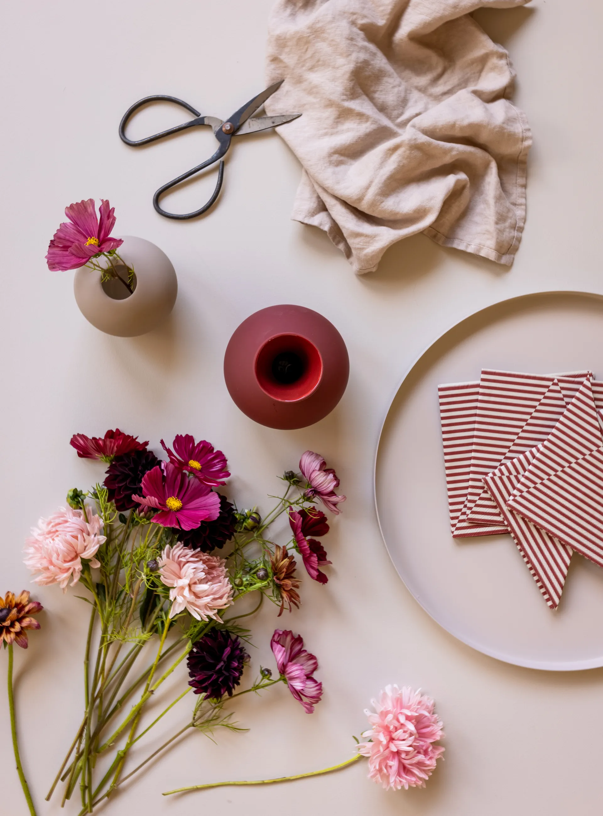 브로큰 라인즈 냅킨 33x33 cm 20팩, Berry-white Cooee Design | 쿠이디자인