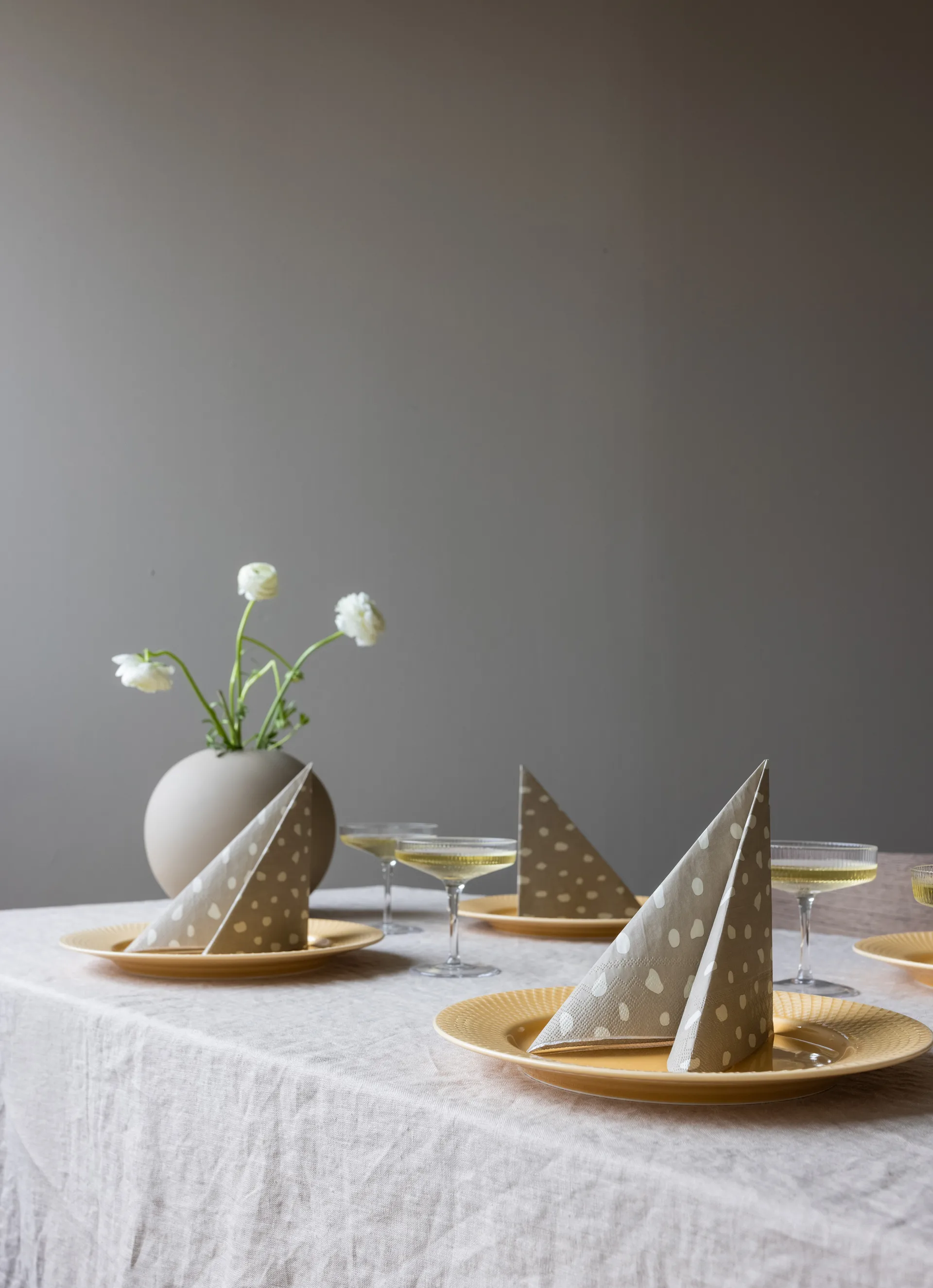 닷츠 냅킨 33x33 cm 20개 세트, Sand Cooee Design | 쿠이디자인