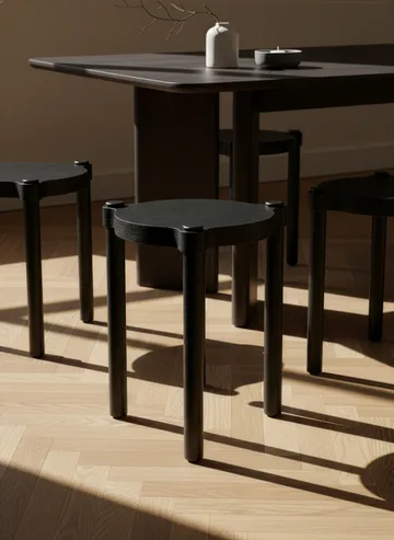 우디 스툴 - Black stained oak - Cooee Design | 쿠이디자인