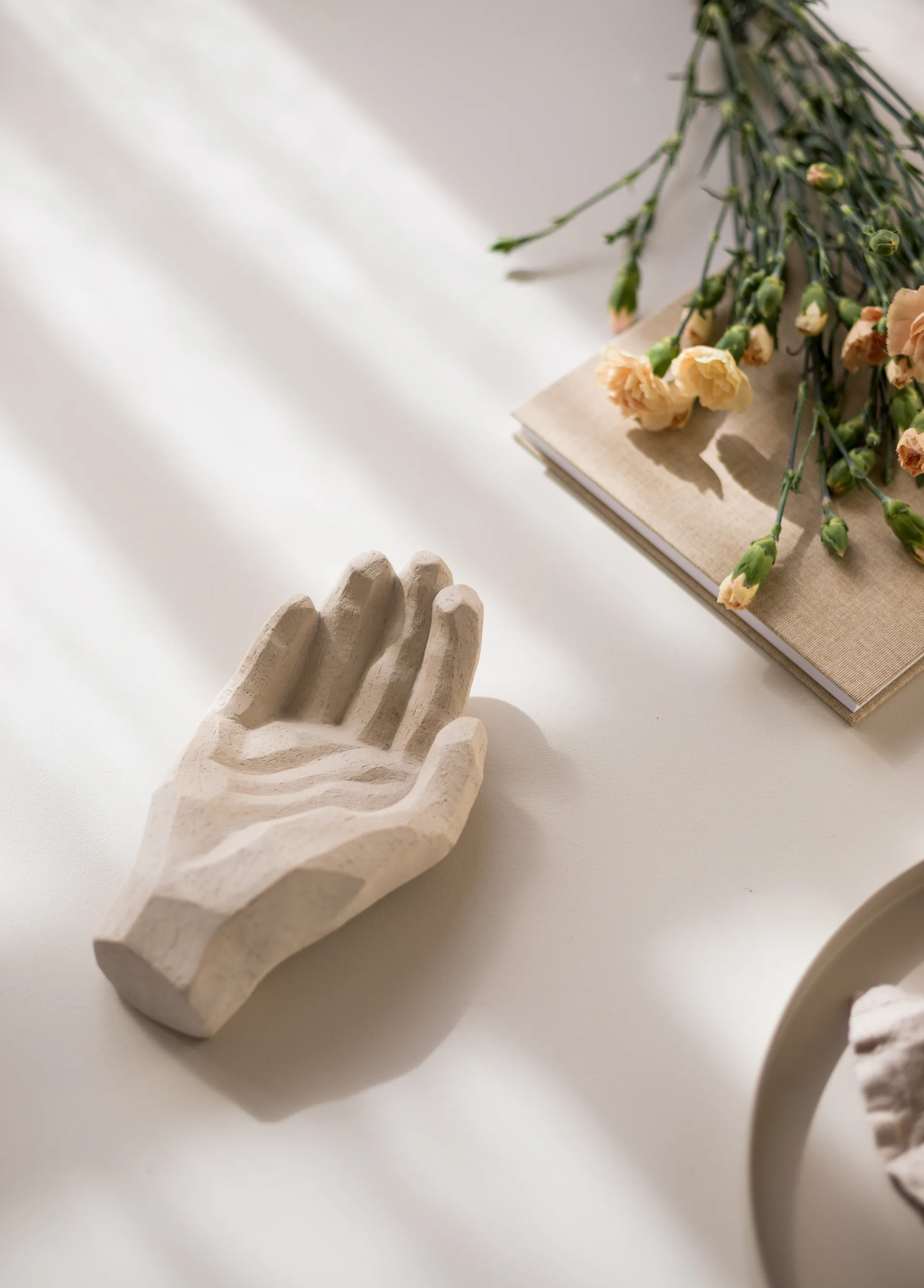 Bless 조각, limestone Cooee Design | 쿠이디자인