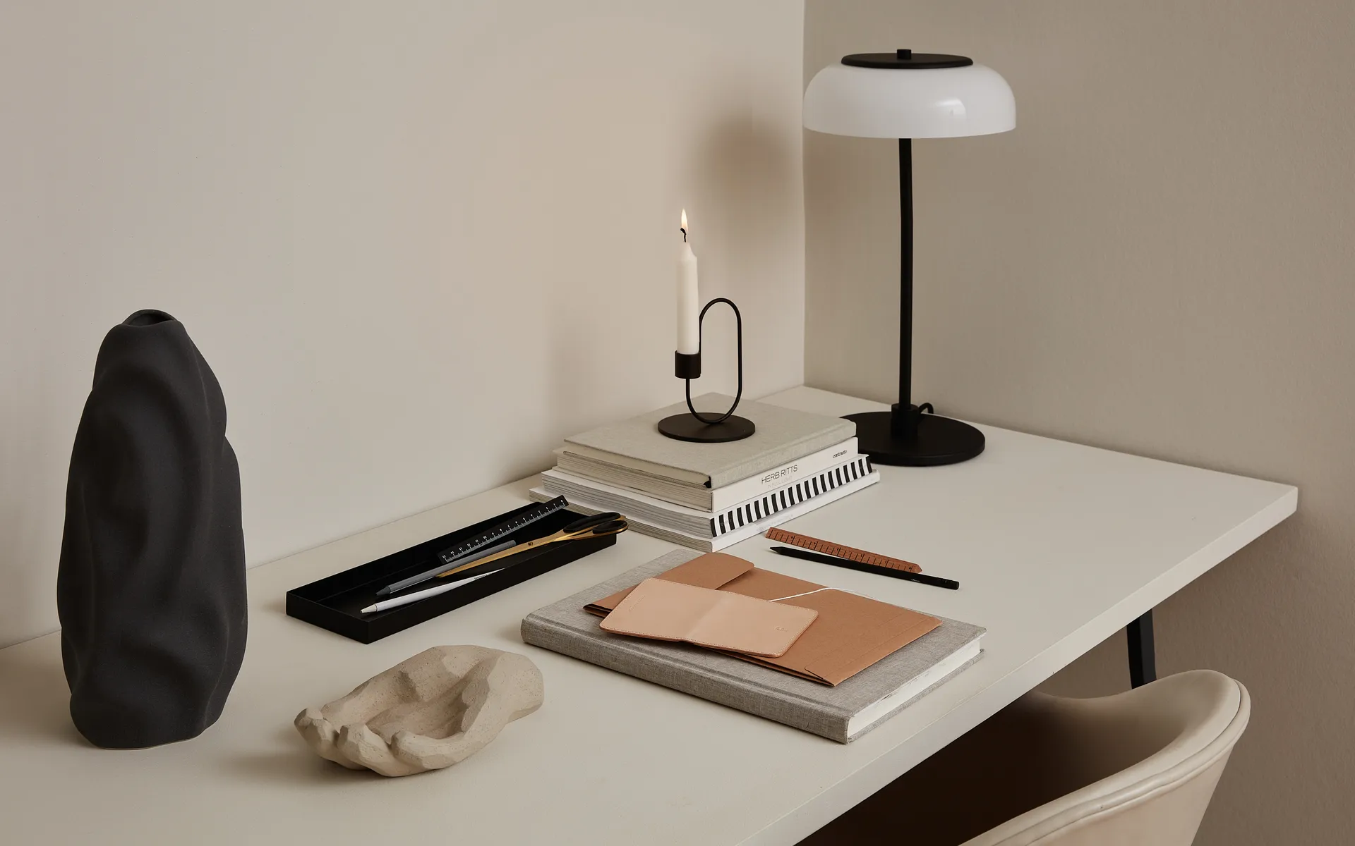 Bless 조각, limestone Cooee Design | 쿠이디자인