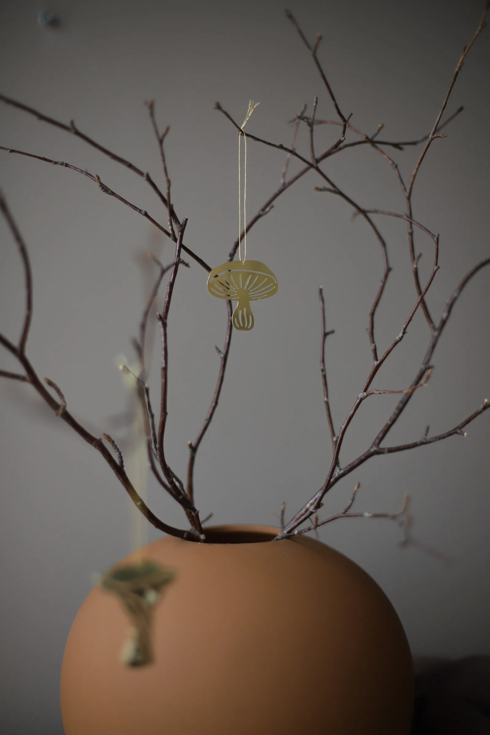 Fungi 행잉 데코소품 4 피스, Brass Cooee Design | 쿠이디자인