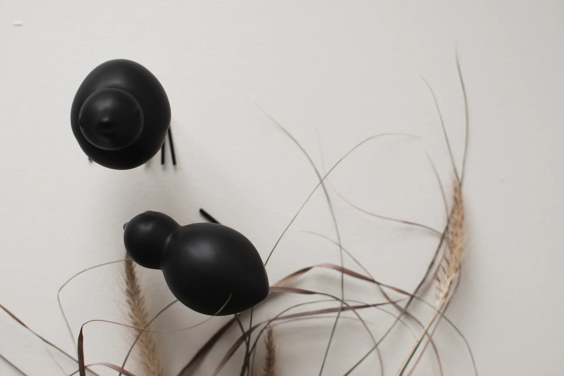 스웨디시 버즈 이스터 장식 2개 세트, Black DBKD | 디비케이디