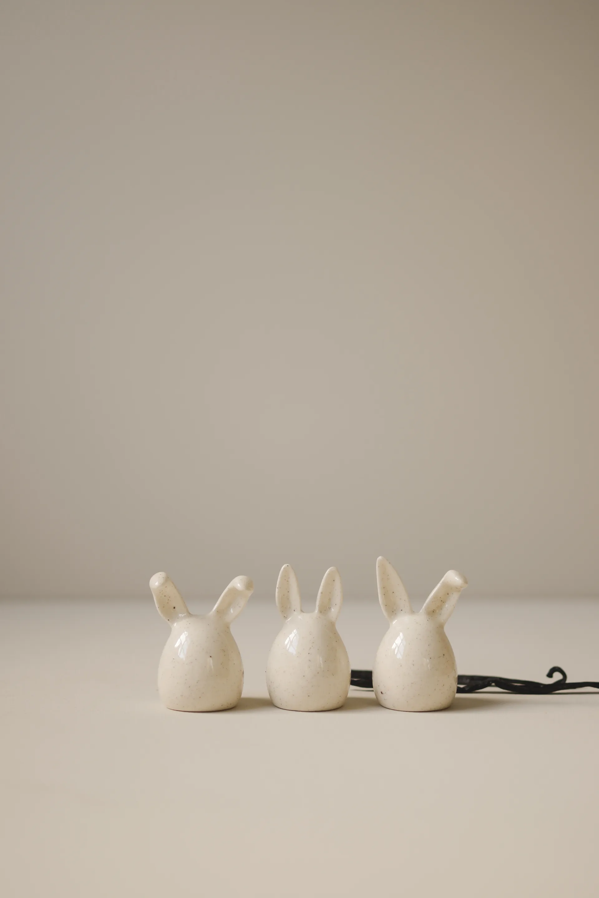 세 쌍둥이 부활절 토끼 3개 세트, Vanilla DBKD | 디비케이디