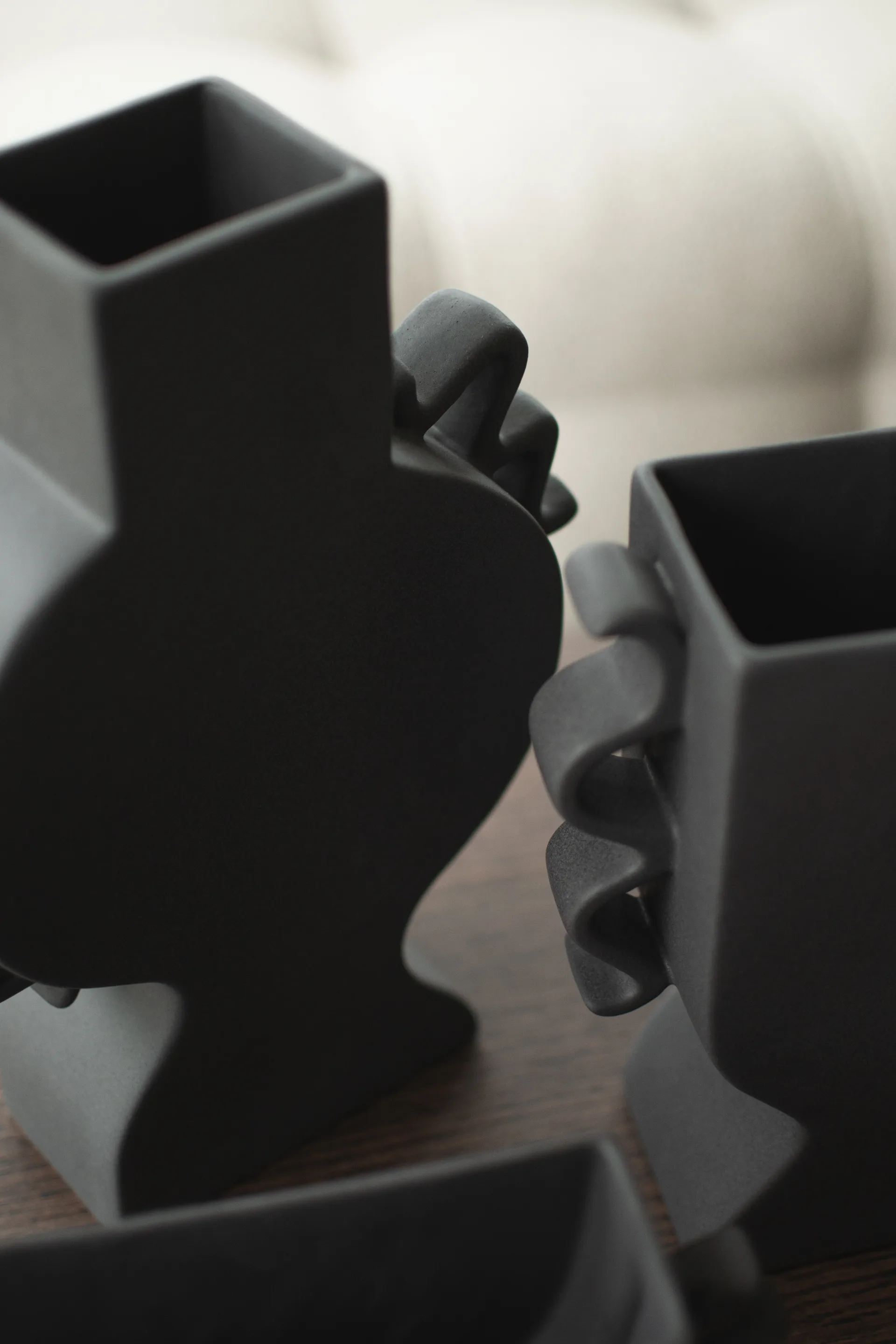 플랫 화병 33 cm, Black DBKD | 디비케이디