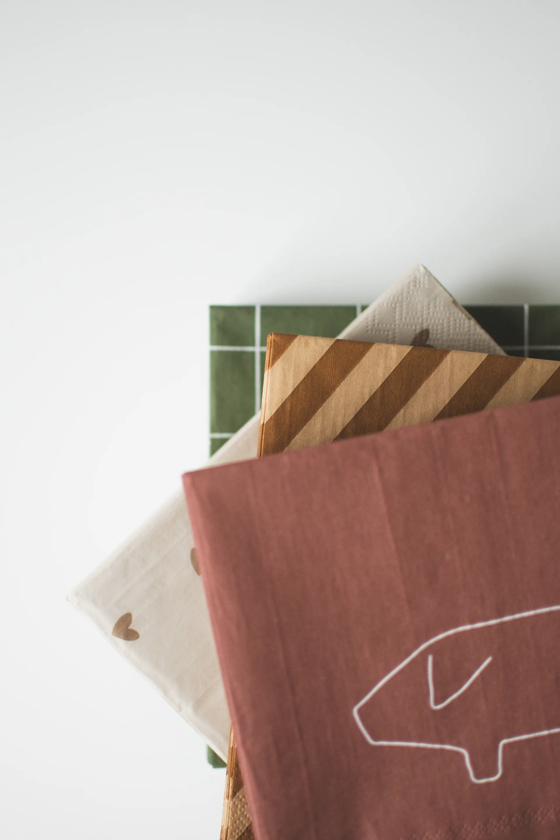 스웨디시 피그 페이퍼 냅킨 33x33 cm 20개 세트, Red DBKD | 디비케이디