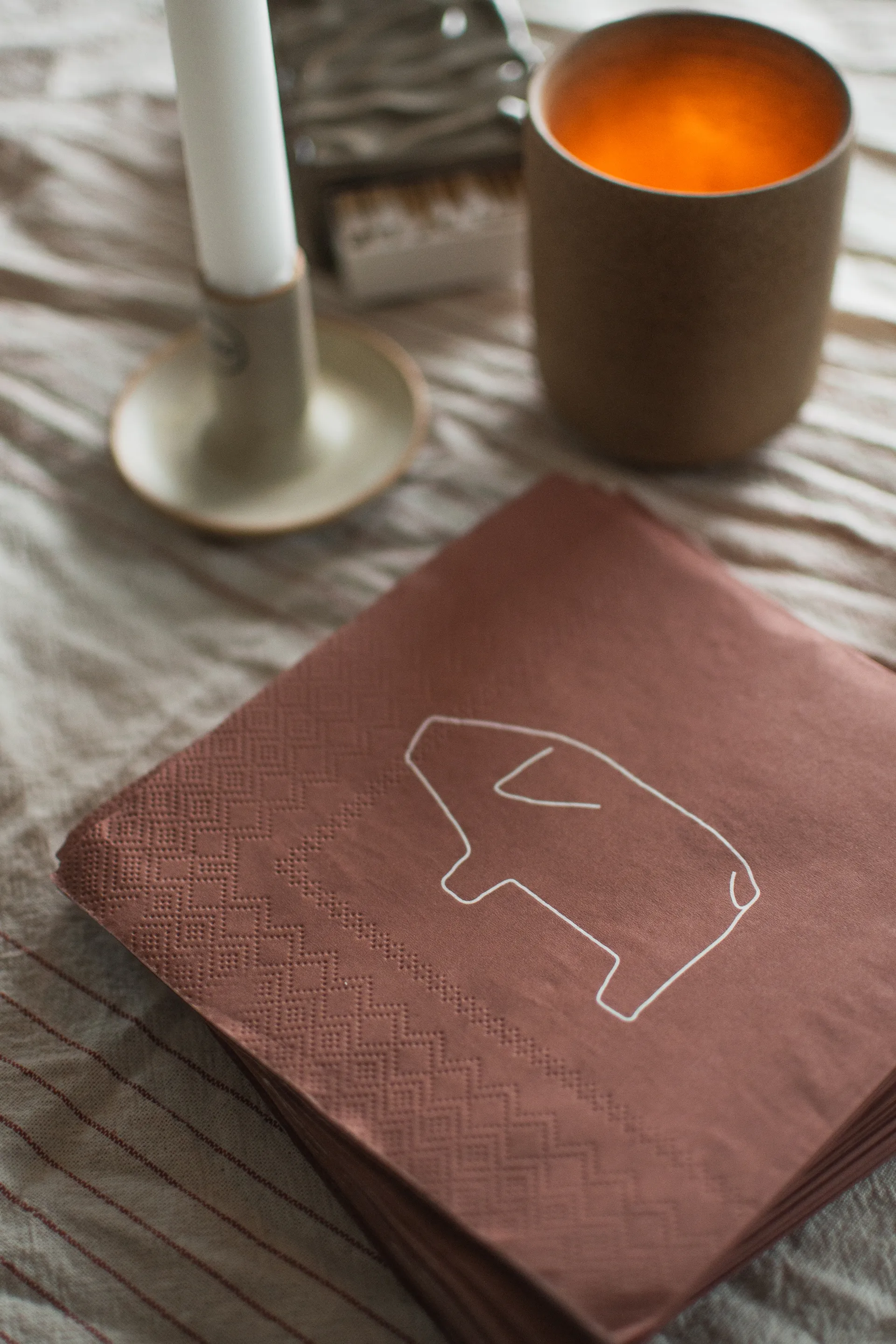 스웨디시 피그 페이퍼 냅킨 33x33 cm 20개 세트, Red DBKD | 디비케이디