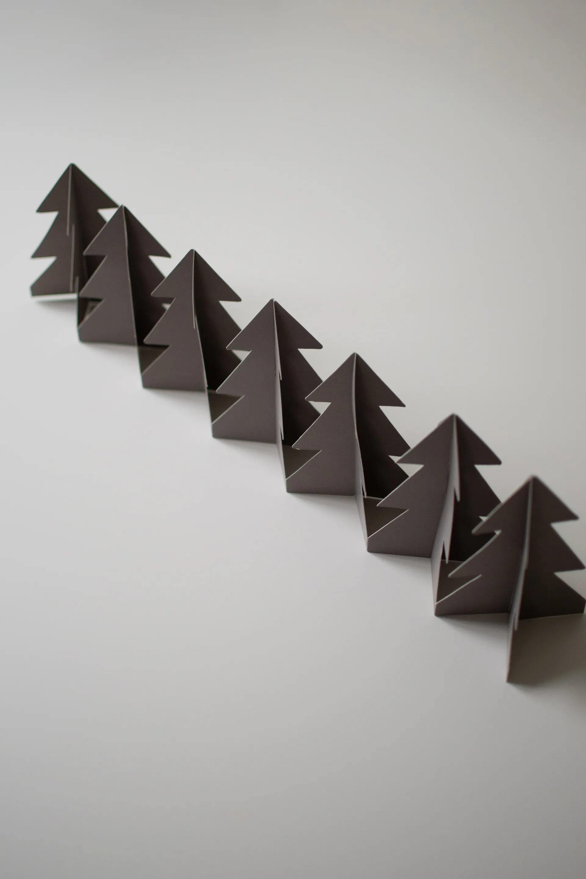 트리 인 어 로우 장식 60 cm, Mole DBKD | 디비케이디