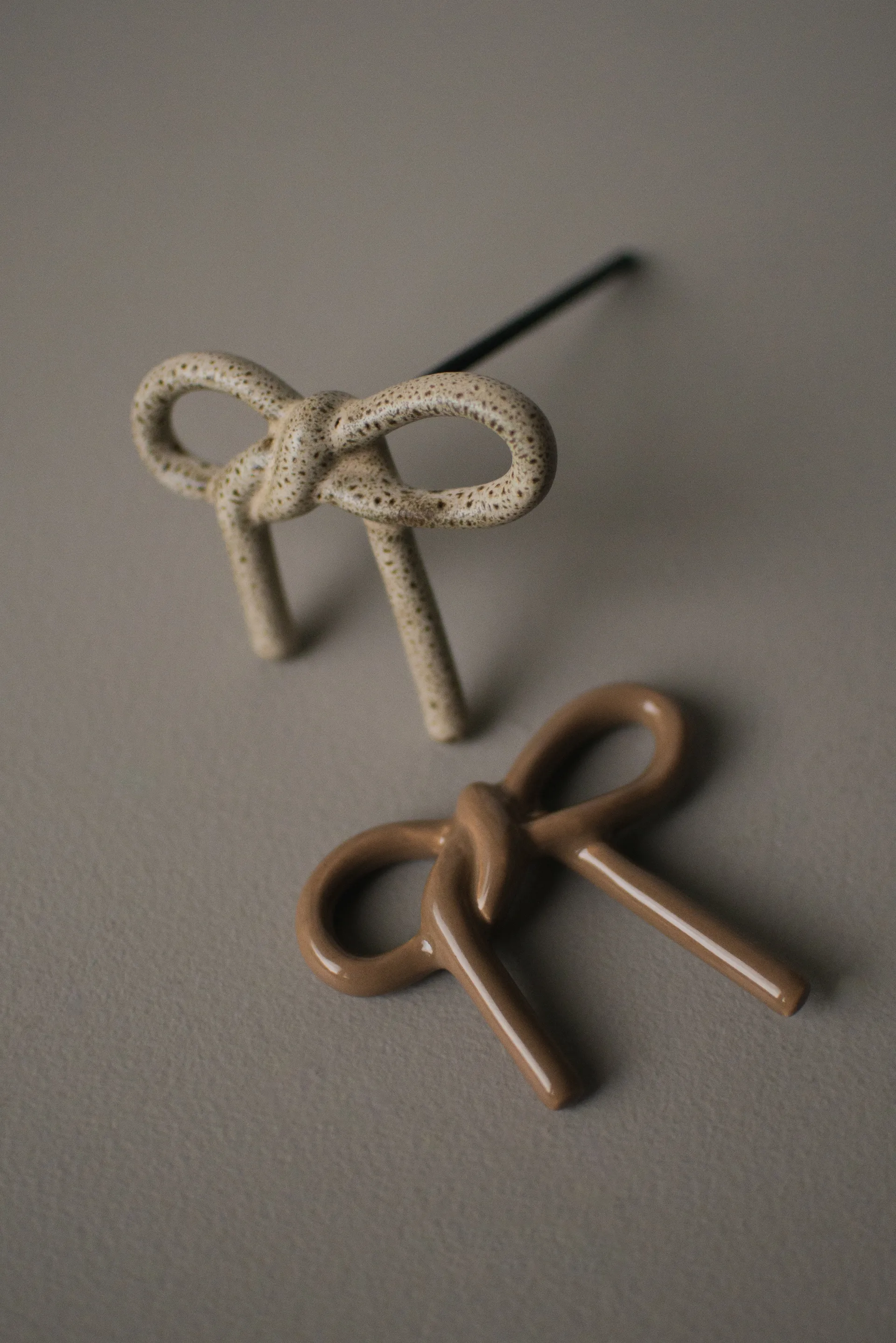 보우 플로럴 장식, Beige DBKD | 디비케이디