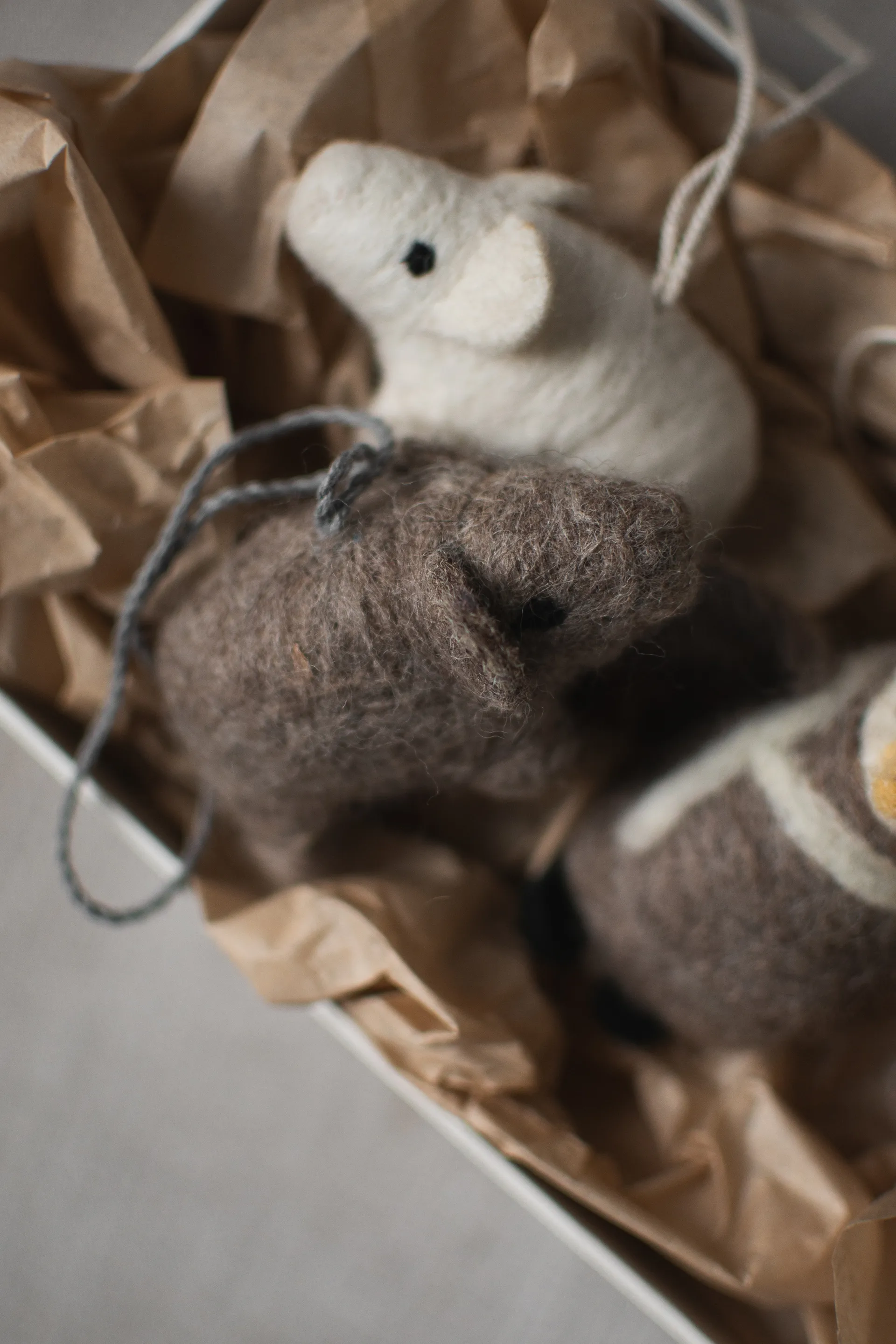 행잉 피그 장식 행거, Beige DBKD | 디비케이디